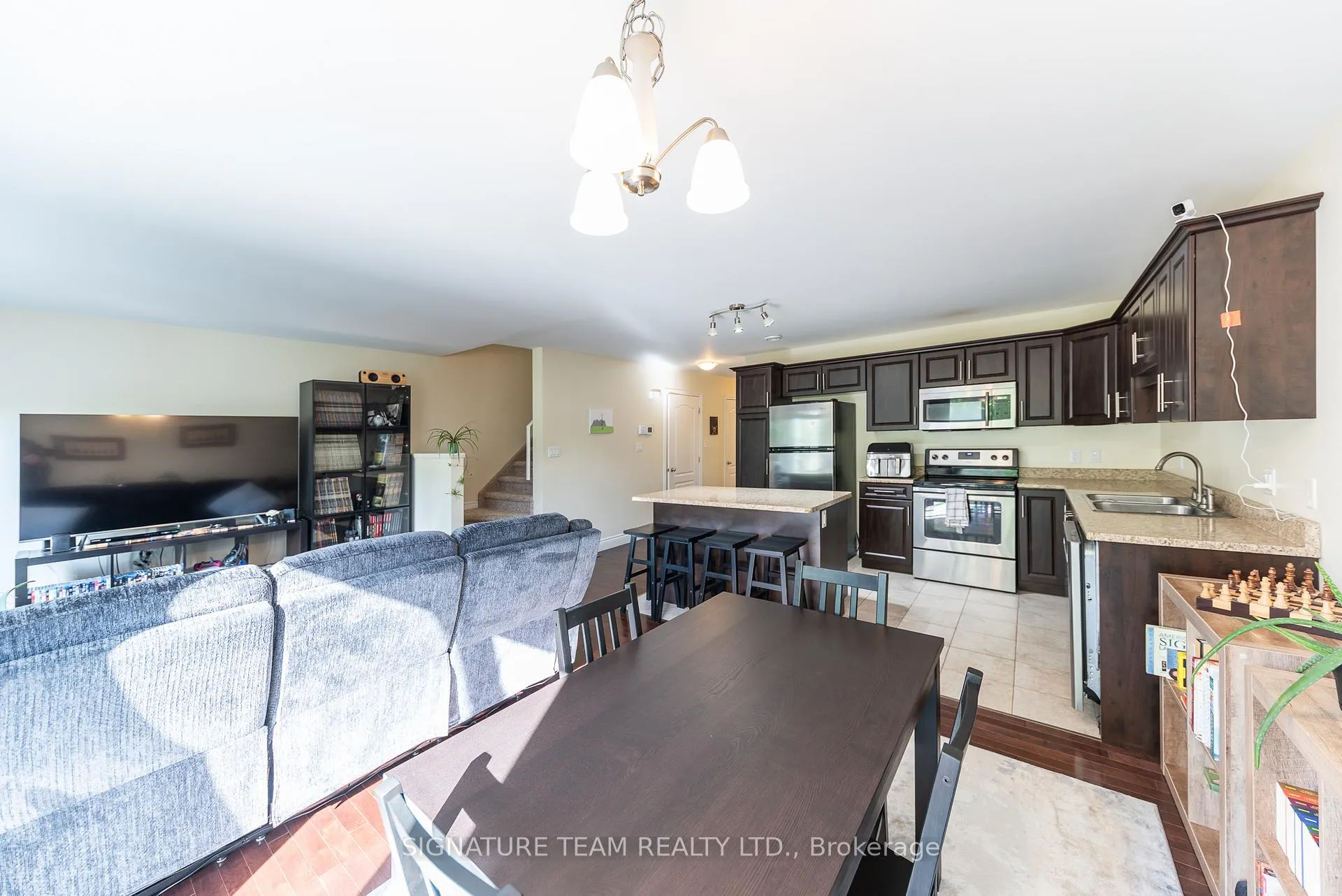 Photo 8 of 23 Winston Avenue, Petawawa — HOMEH