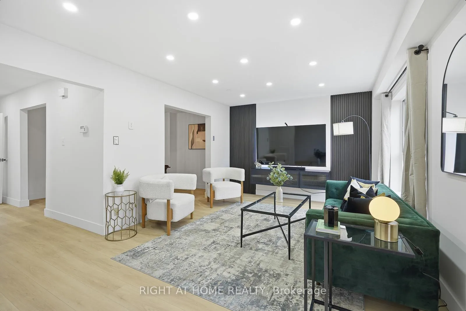Photo 1 of 216 Fleetwood Crescent, Brampton, Southgate — HOMEH