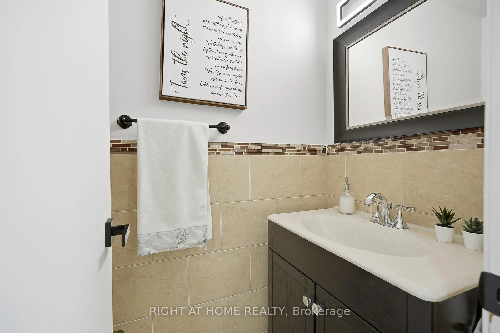 Photo 19 of 216 Fleetwood Crescent, Brampton, Southgate — HOMEH