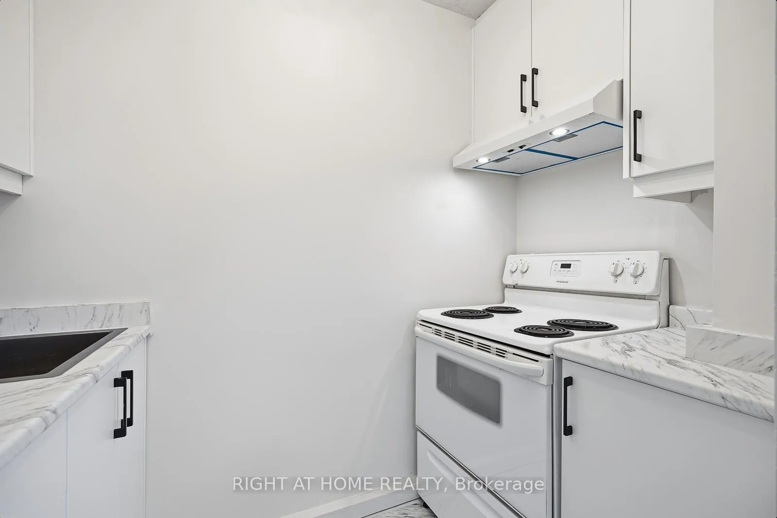Photo 29 of 216 Fleetwood Crescent, Brampton, Southgate — HOMEH
