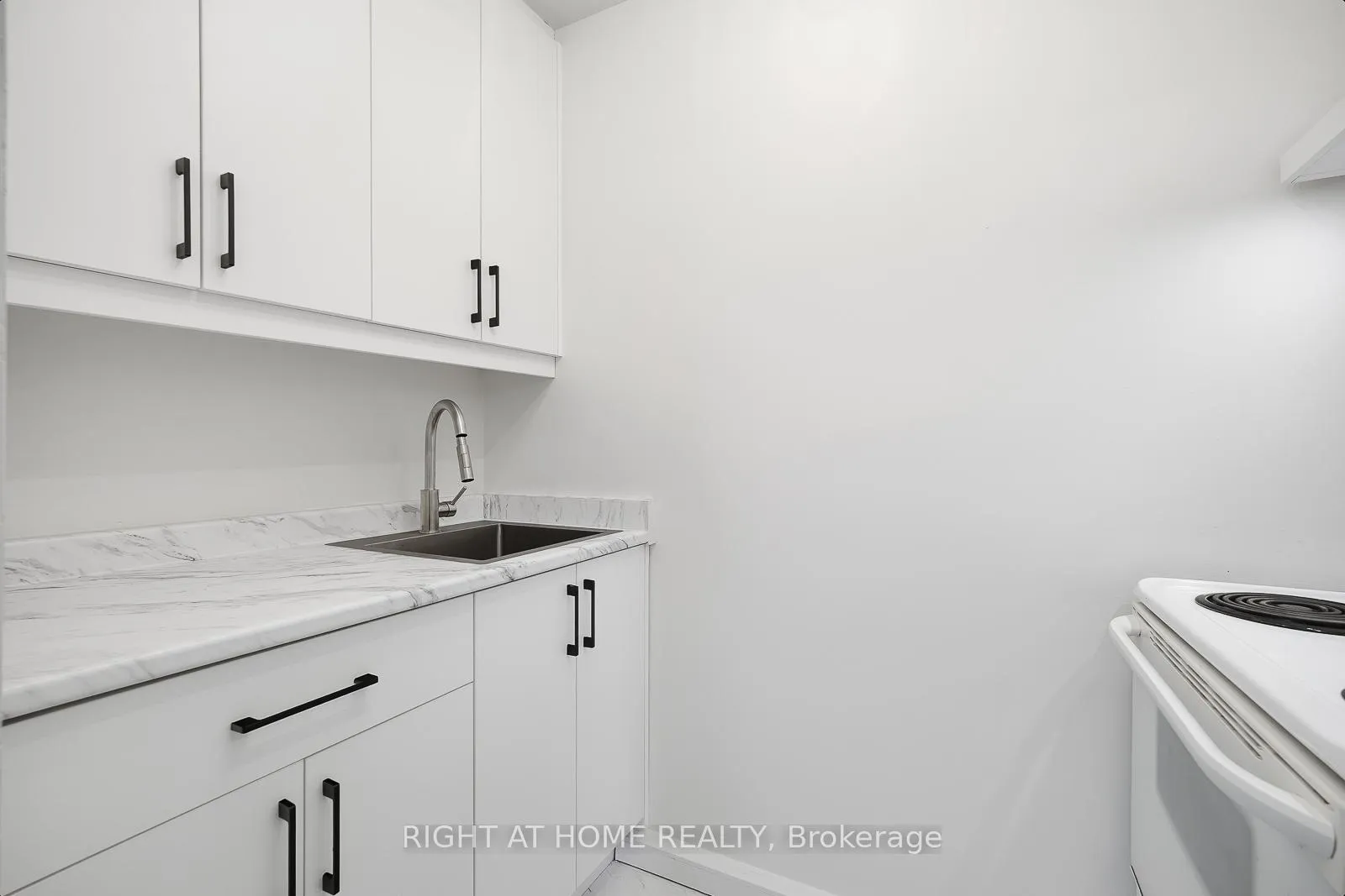 Photo 33 of 216 Fleetwood Crescent, Brampton, Southgate — HOMEH