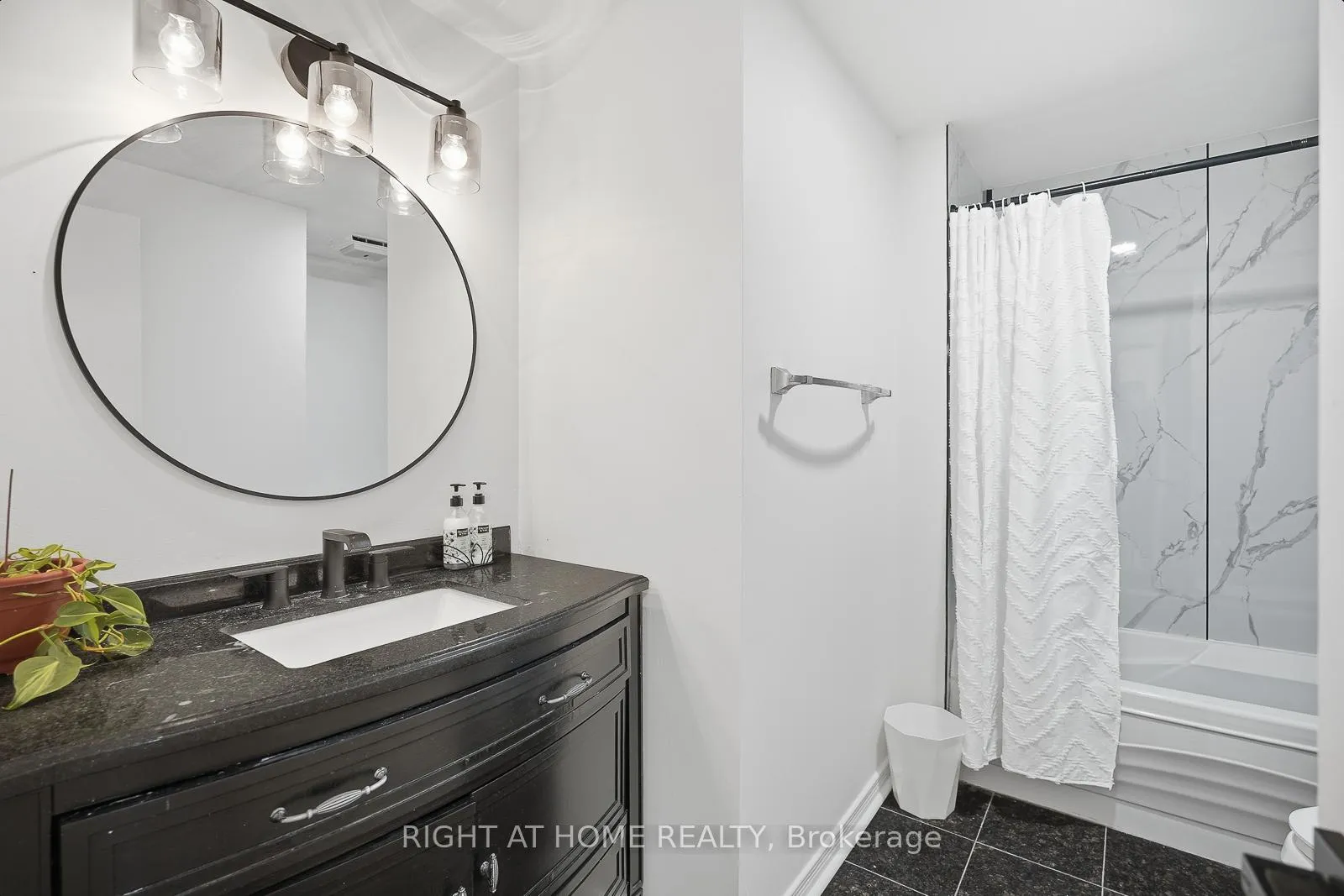 Photo 35 of 216 Fleetwood Crescent, Brampton, Southgate — HOMEH