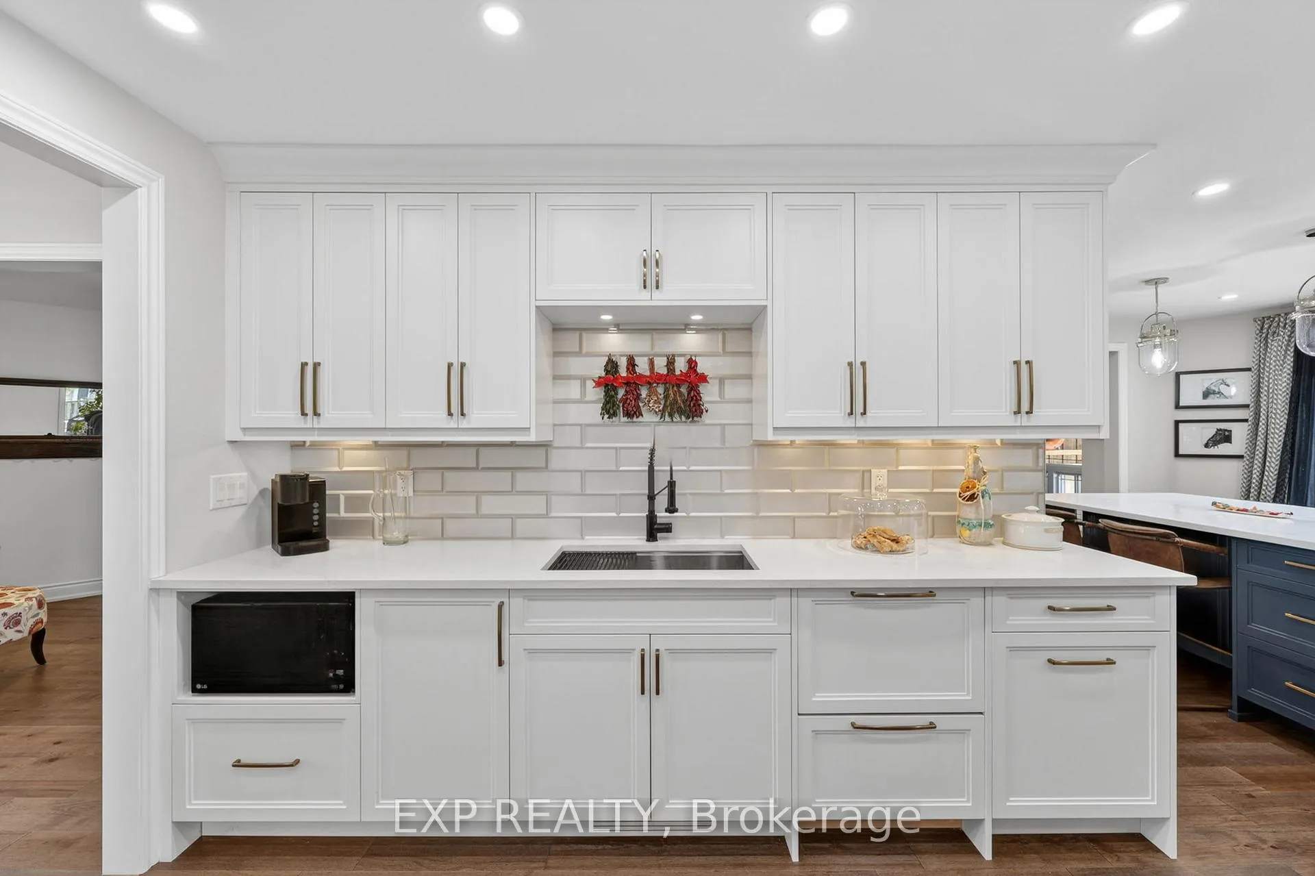 Photo 5 of 93 Taylor Drive, Barrie, Bayshore — HOMEH