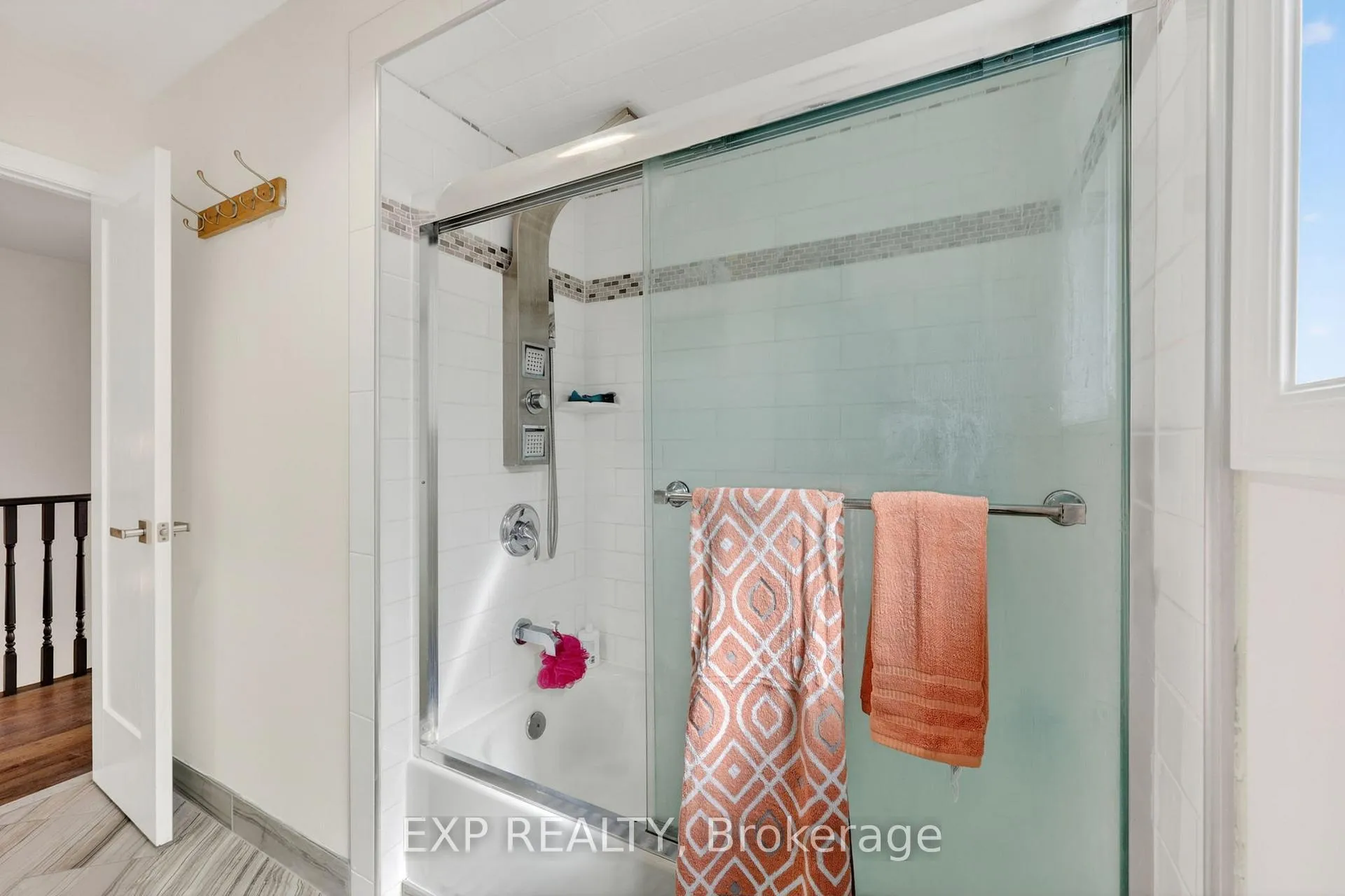 Photo 27 of 93 Taylor Drive, Barrie, Bayshore — HOMEH