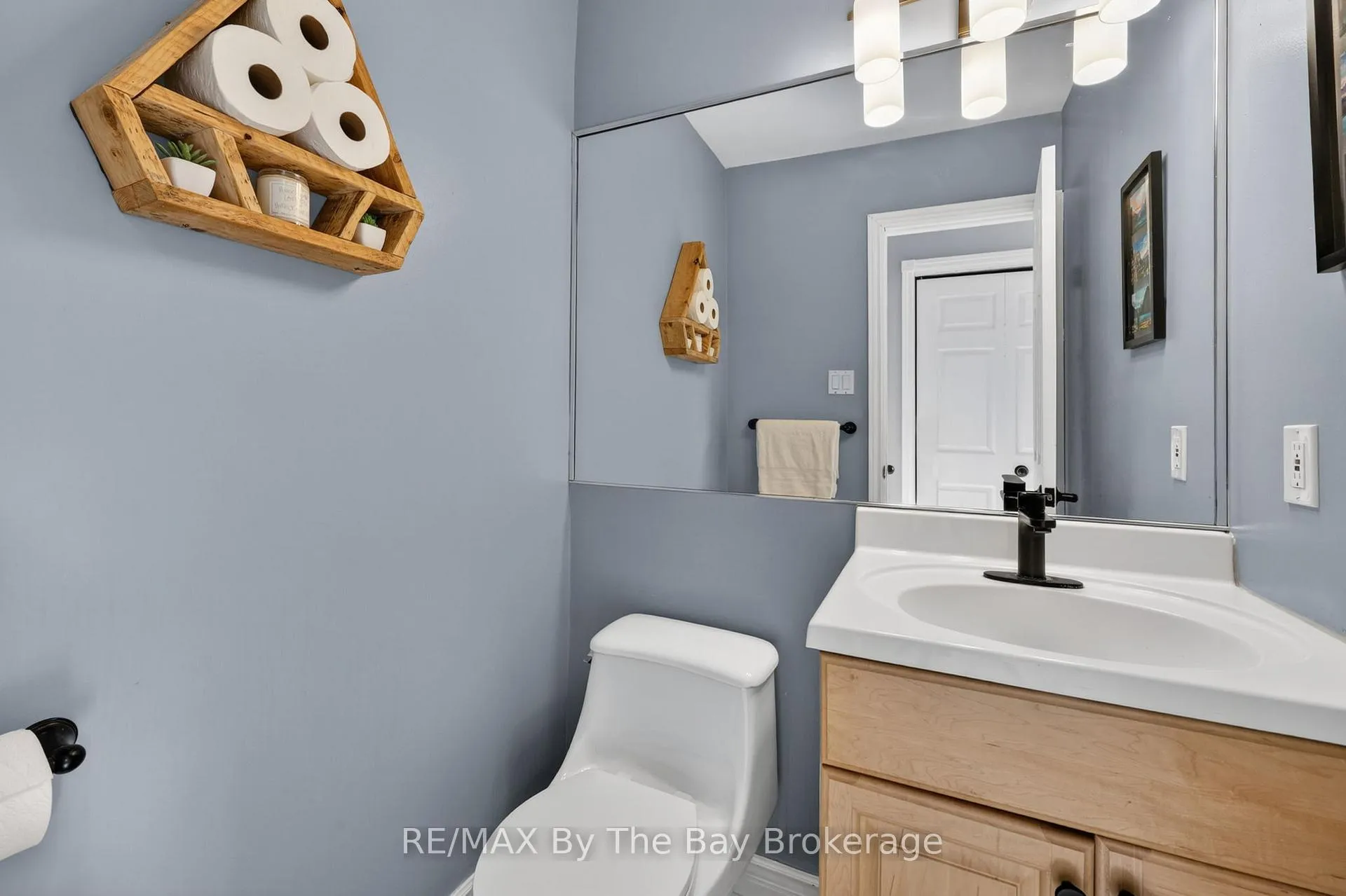 Photo 10 of 43 Trafalgar Road, Collingwood — HOMEH