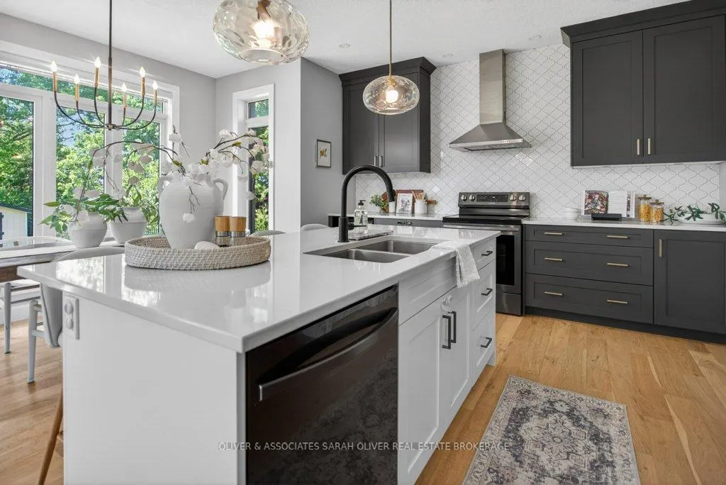 Photo 5 of 2120 Linkway Boulevard, London, South A — HOMEH
