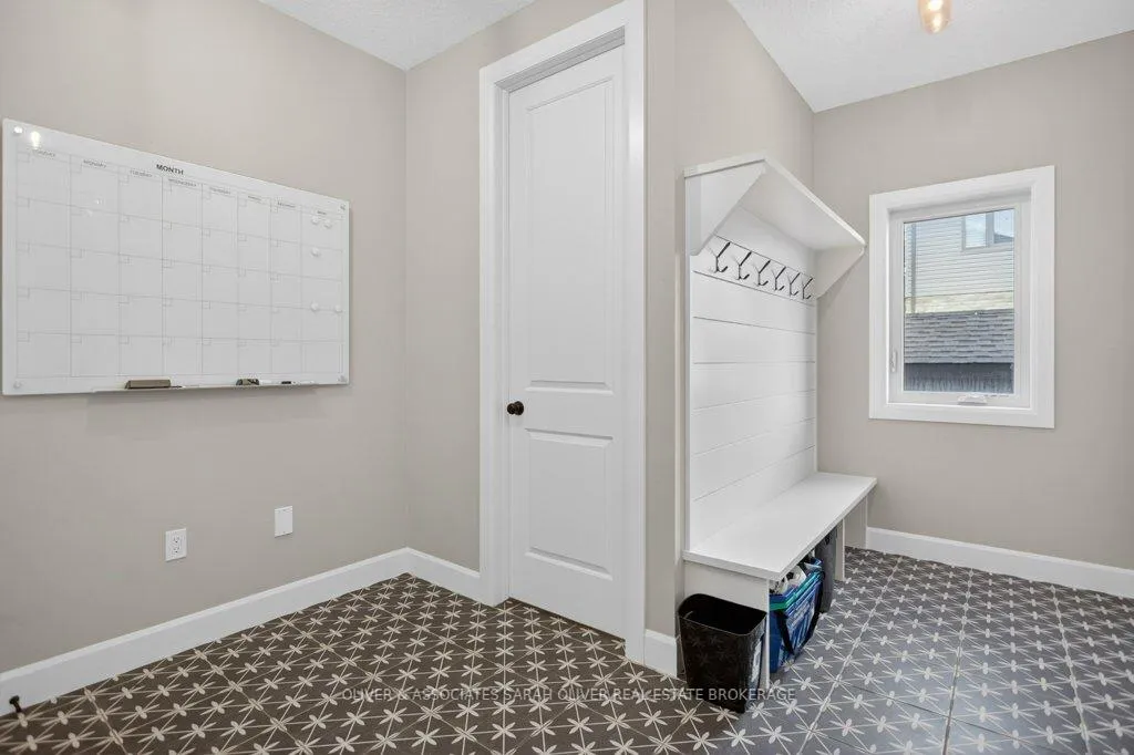 Photo 9 of 2120 Linkway Boulevard, London, South A — HOMEH