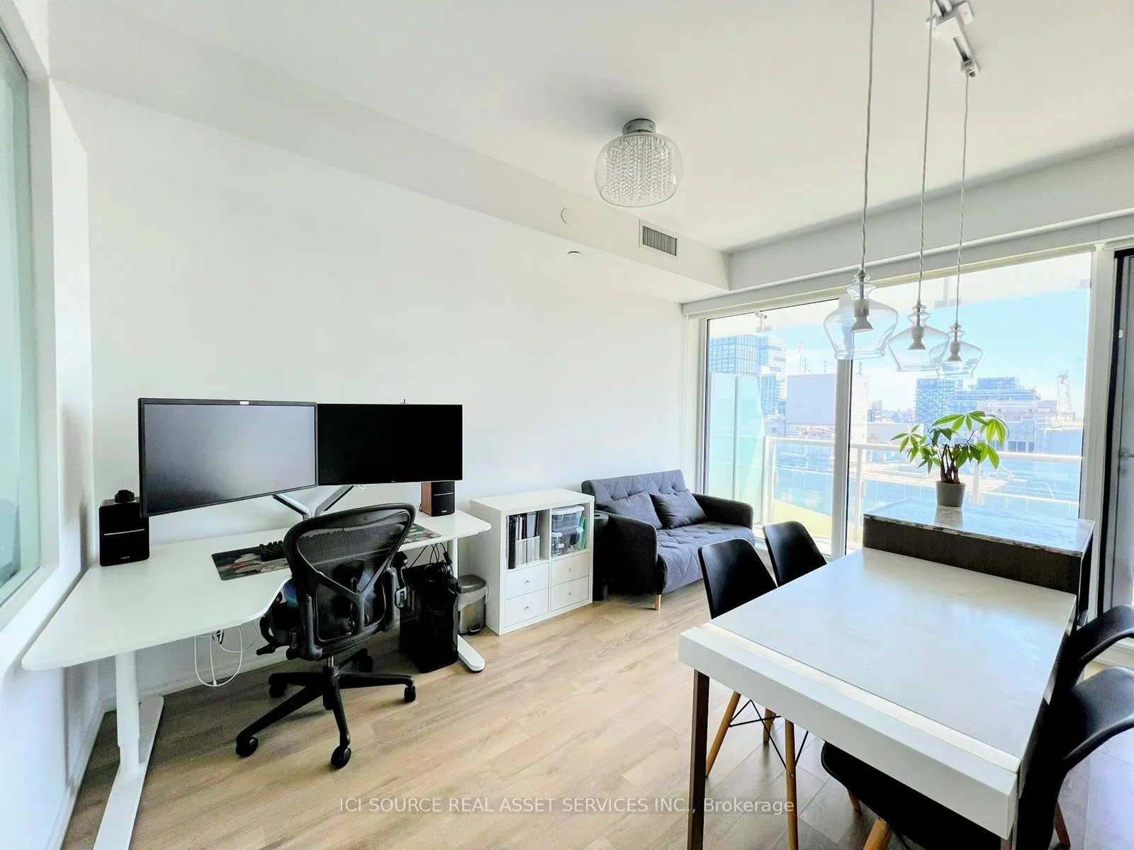 Photo 9 of Unit 2203, 197 Yonge Street, Toronto, Church-Yonge Corridor — HOMEH