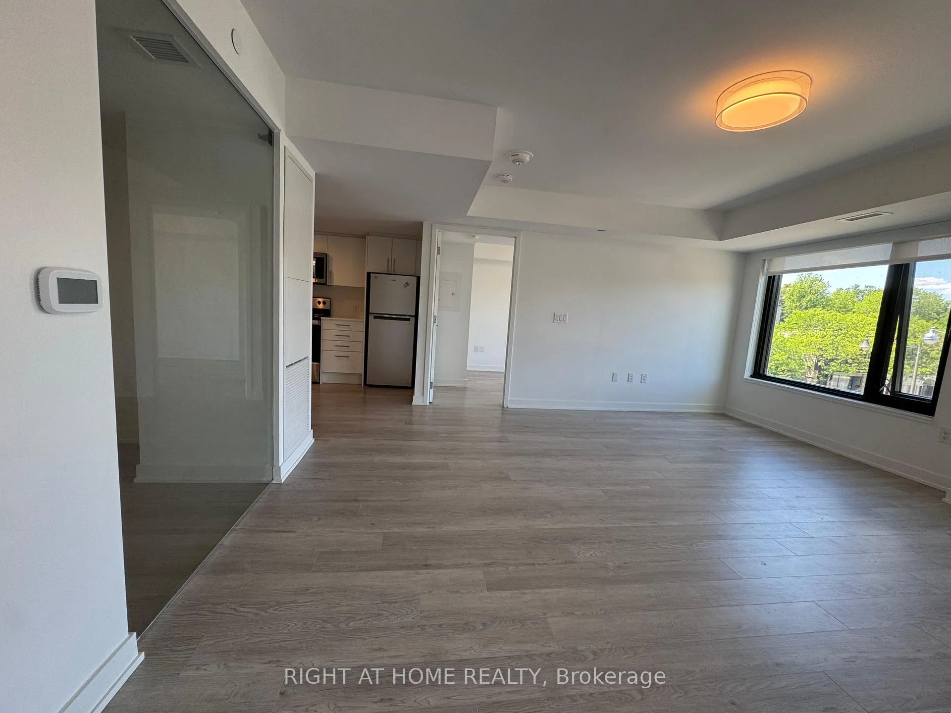 Photo 5 of Unit 307, 3 Strathgowan Avenue, Toronto, Lawrence Park South — HOMEH
