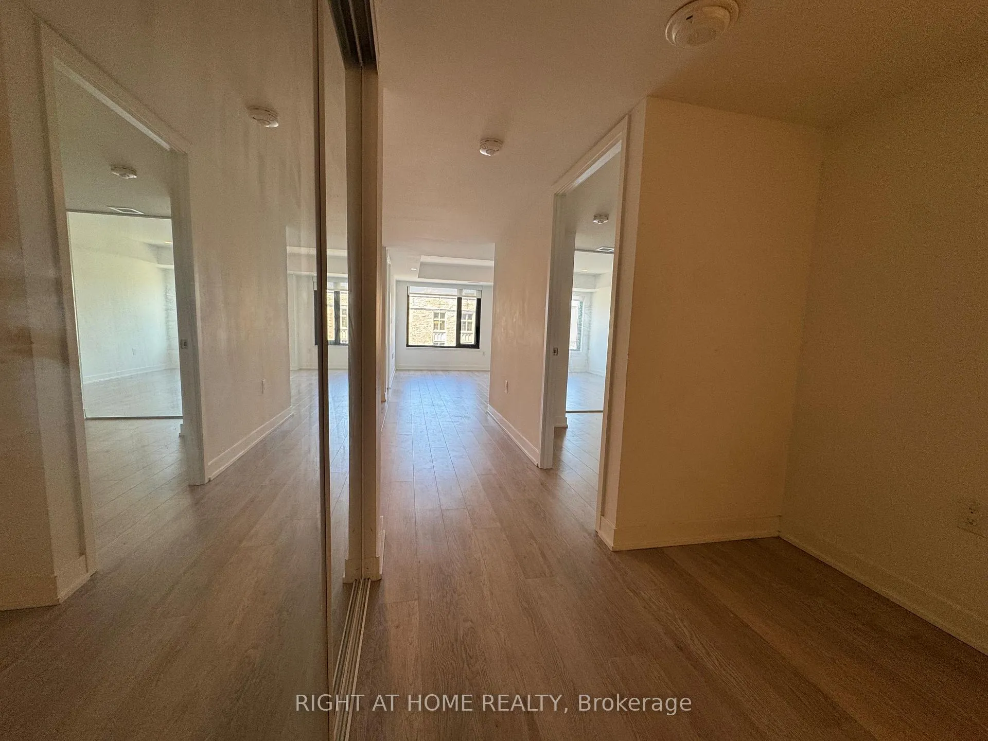 Photo 16 of Unit 307, 3 Strathgowan Avenue, Toronto, Lawrence Park South — HOMEH