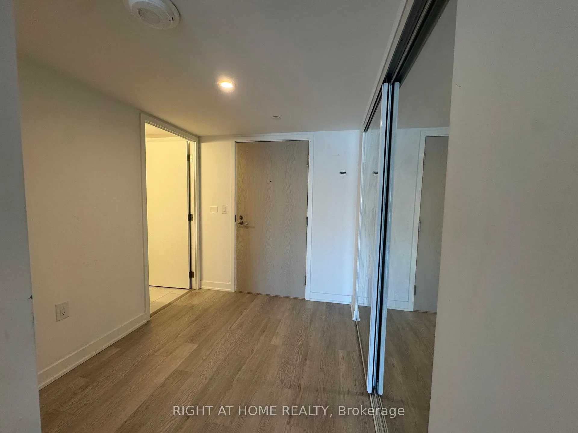 Photo 19 of Unit 307, 3 Strathgowan Avenue, Toronto, Lawrence Park South — HOMEH