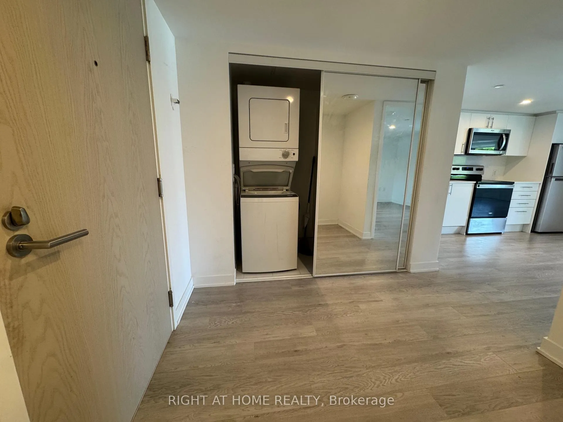 Photo 22 of Unit 307, 3 Strathgowan Avenue, Toronto, Lawrence Park South — HOMEH