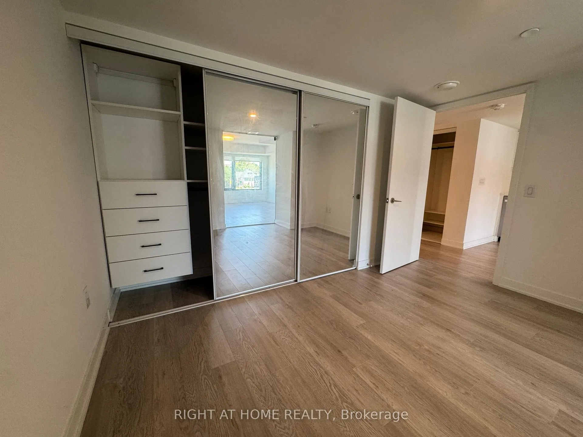 Photo 25 of Unit 307, 3 Strathgowan Avenue, Toronto, Lawrence Park South — HOMEH
