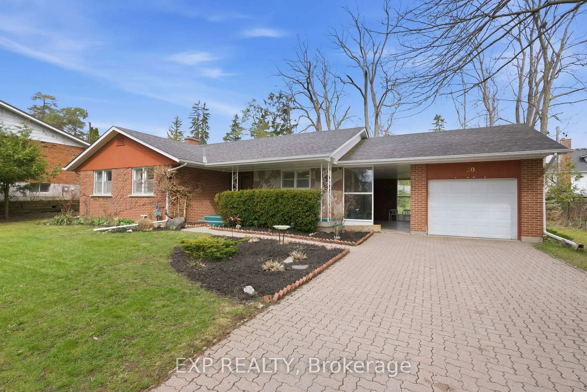 Photo 2 of 20 Roosevelt Street, Kawartha Lakes, Lindsay — HOMEH