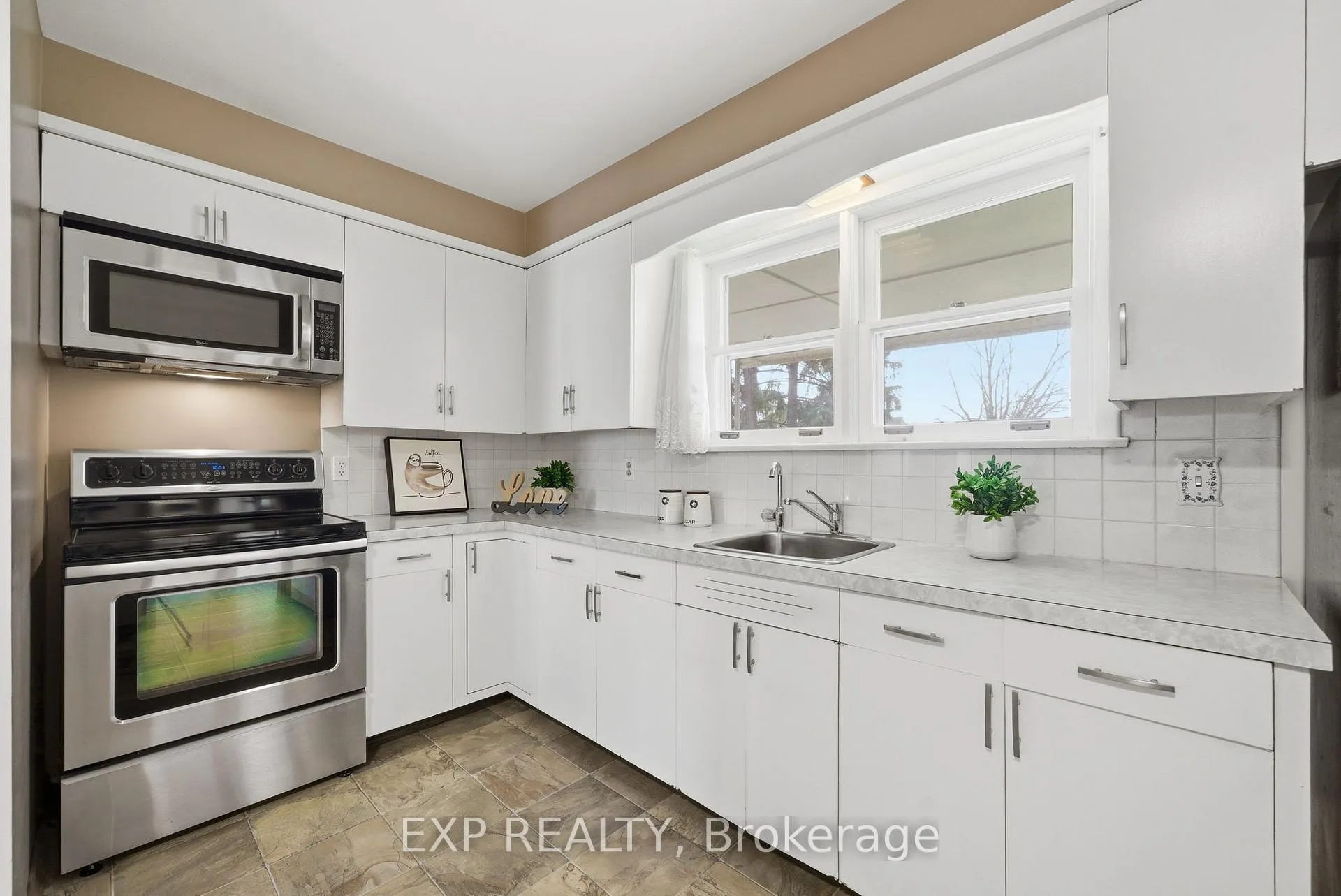 Photo 13 of 20 Roosevelt Street, Kawartha Lakes, Lindsay — HOMEH