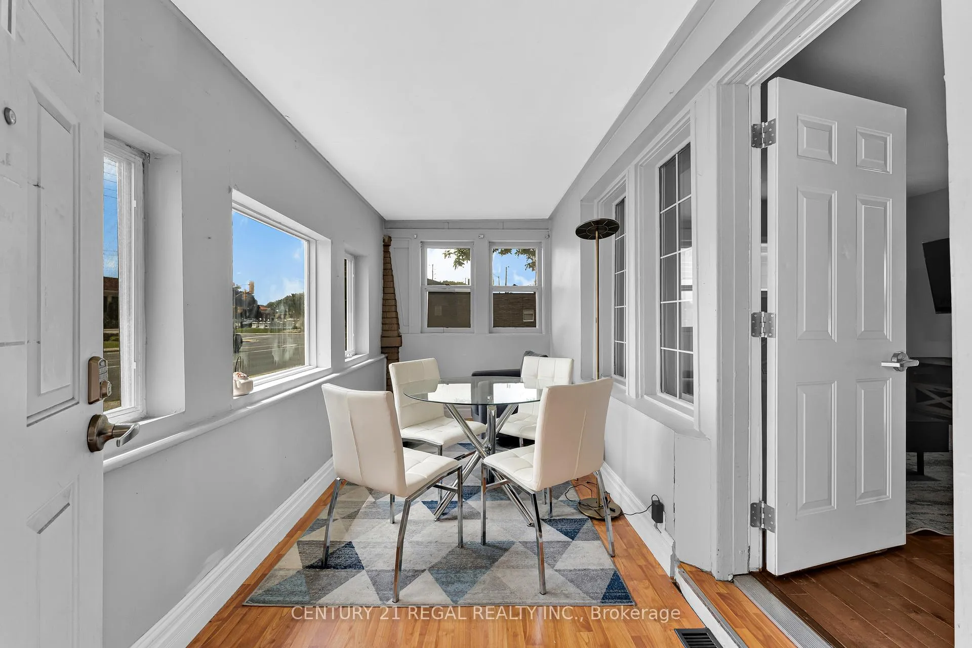 Photo 3 of 942 Tecumseh Road E, Windsor, South Walkerville — HOMEH