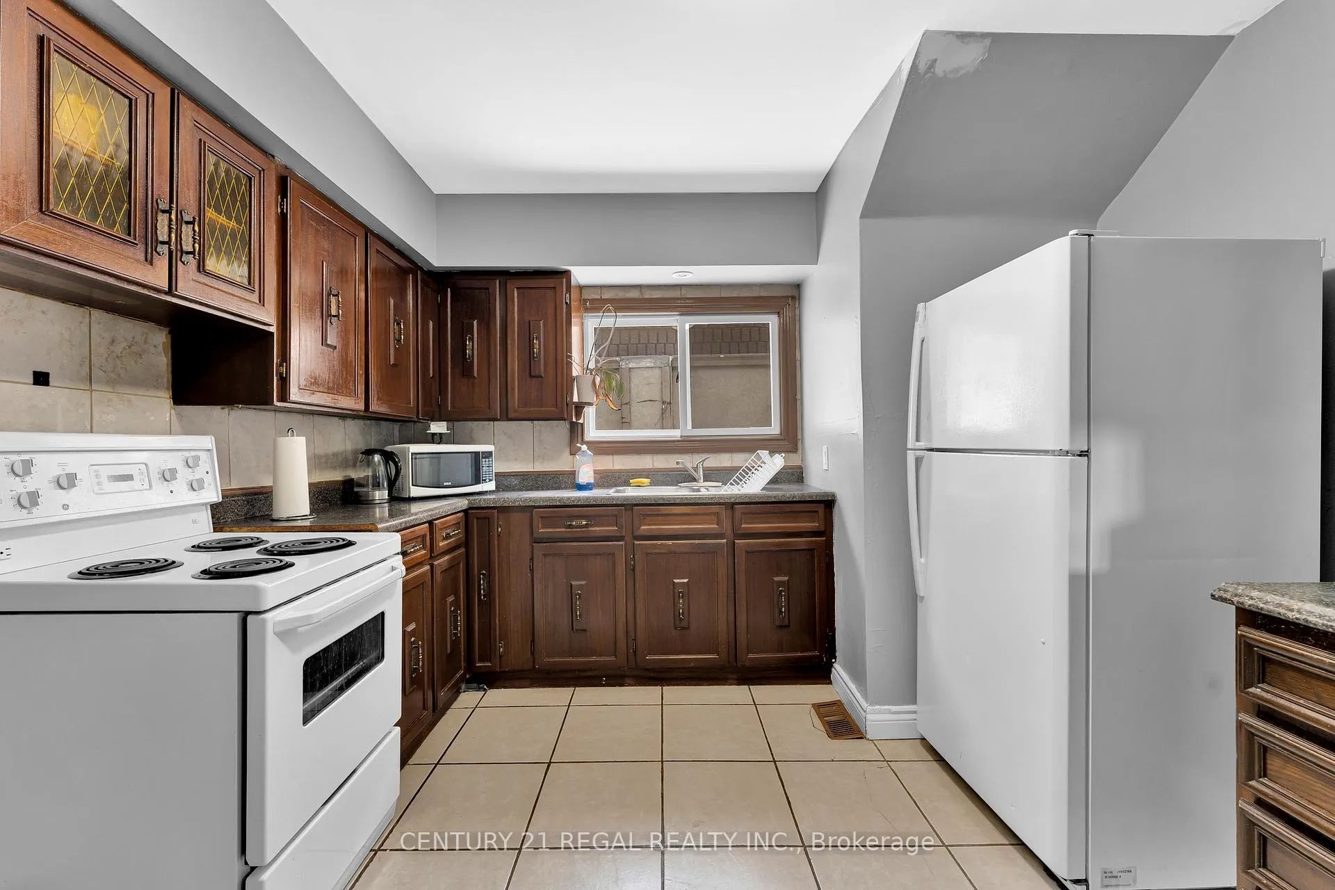 Photo 9 of 942 Tecumseh Road E, Windsor, South Walkerville — HOMEH