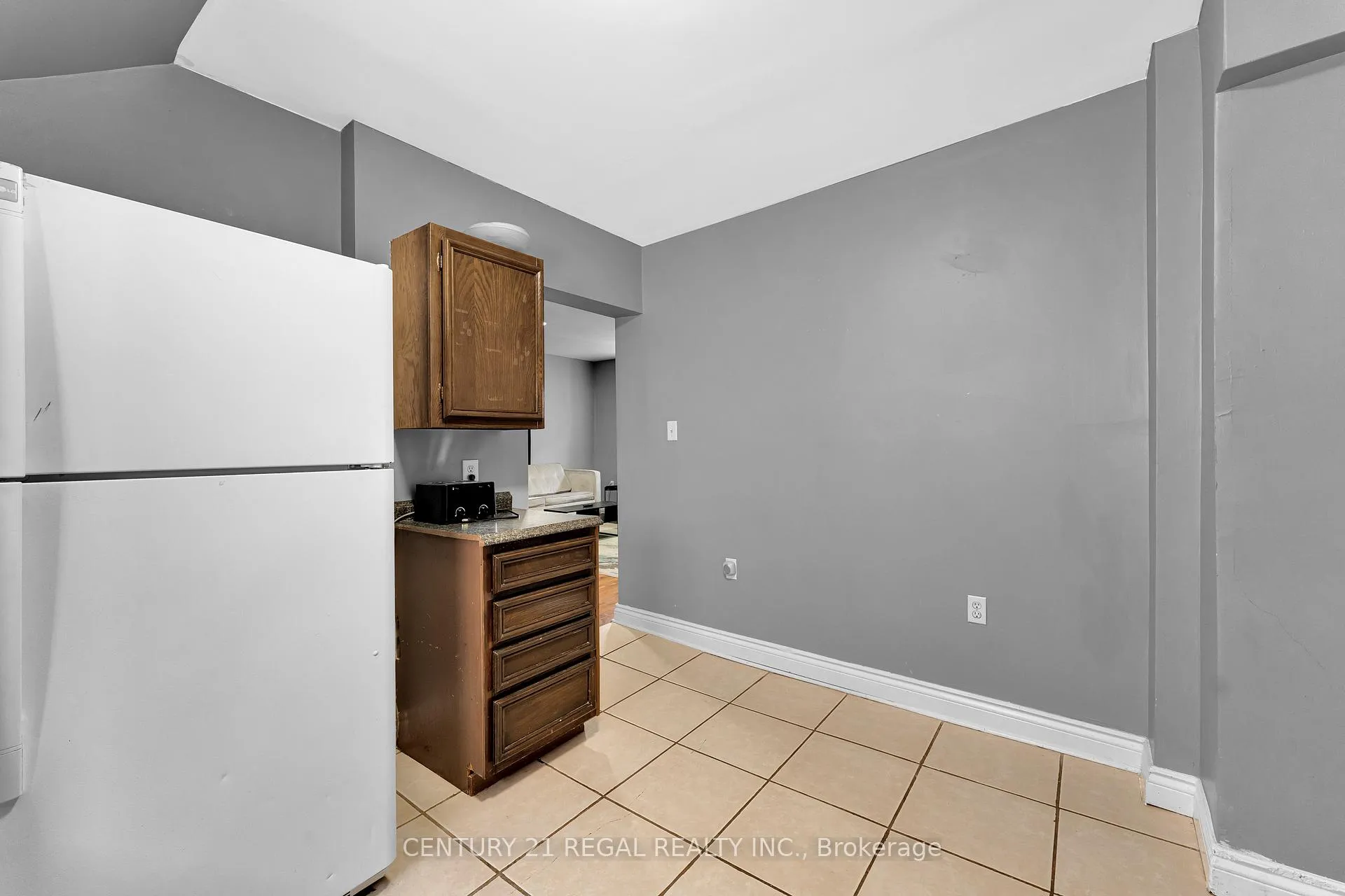 Photo 10 of 942 Tecumseh Road E, Windsor, South Walkerville — HOMEH