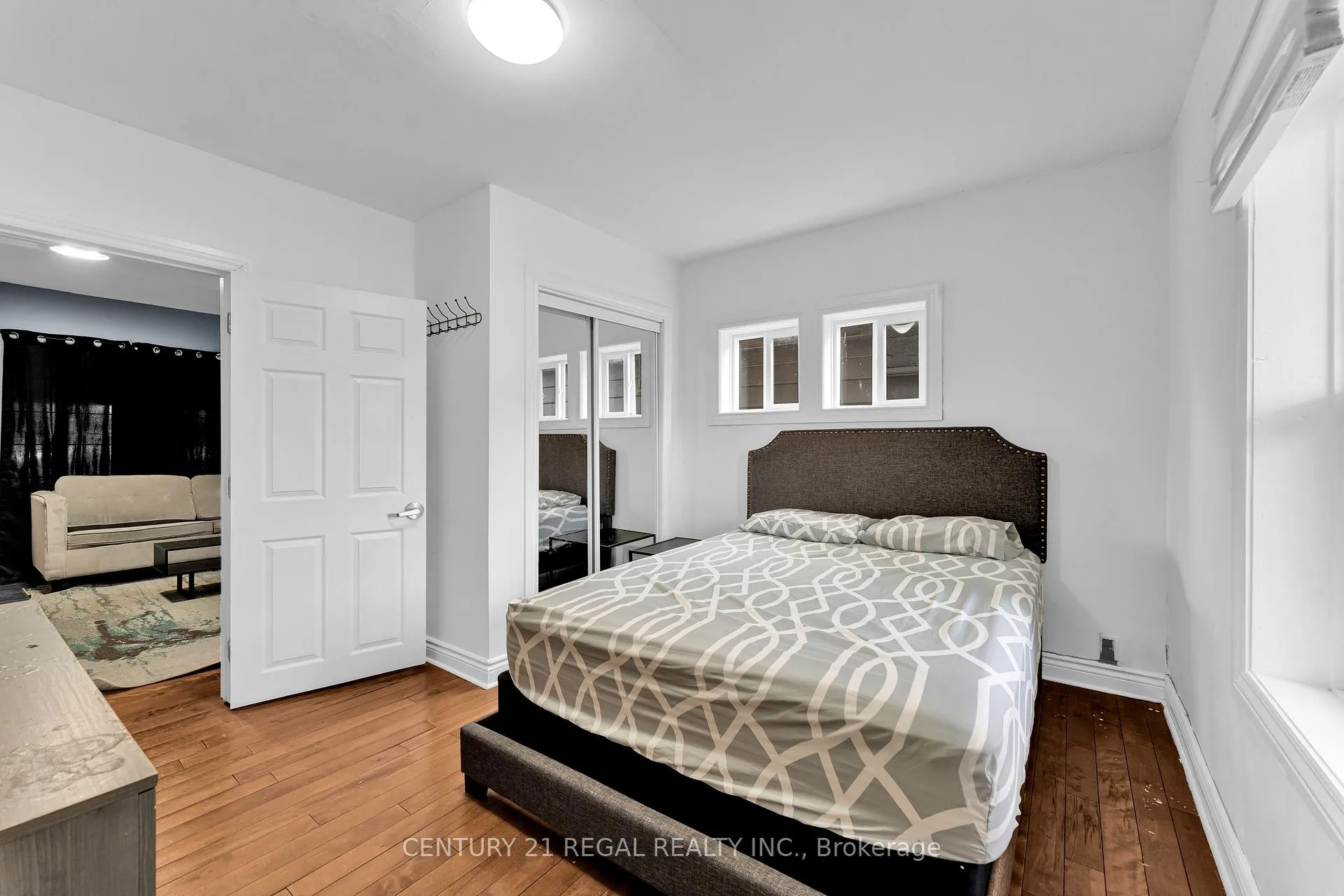 Photo 12 of 942 Tecumseh Road E, Windsor, South Walkerville — HOMEH