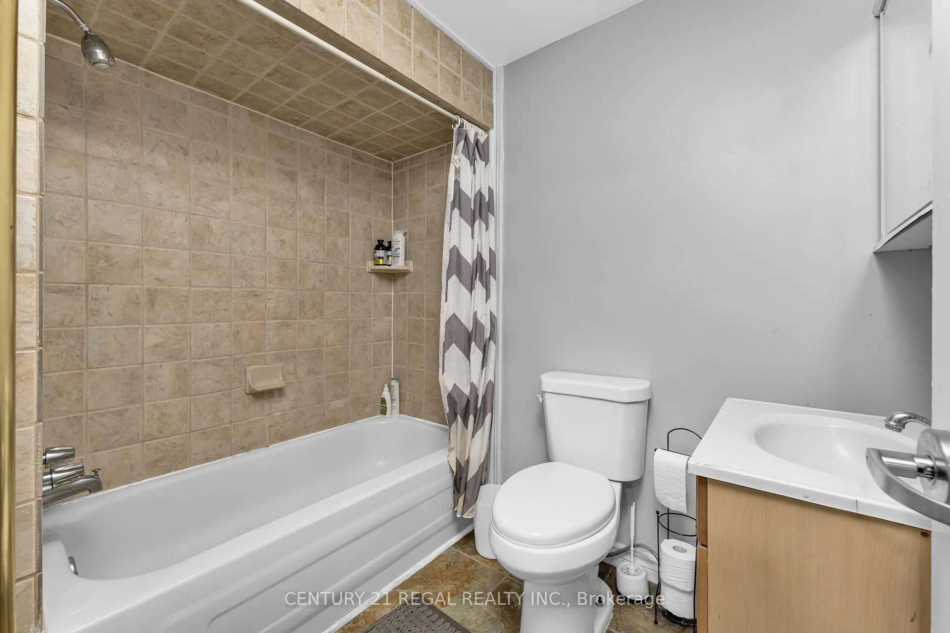 Photo 13 of 942 Tecumseh Road E, Windsor, South Walkerville — HOMEH
