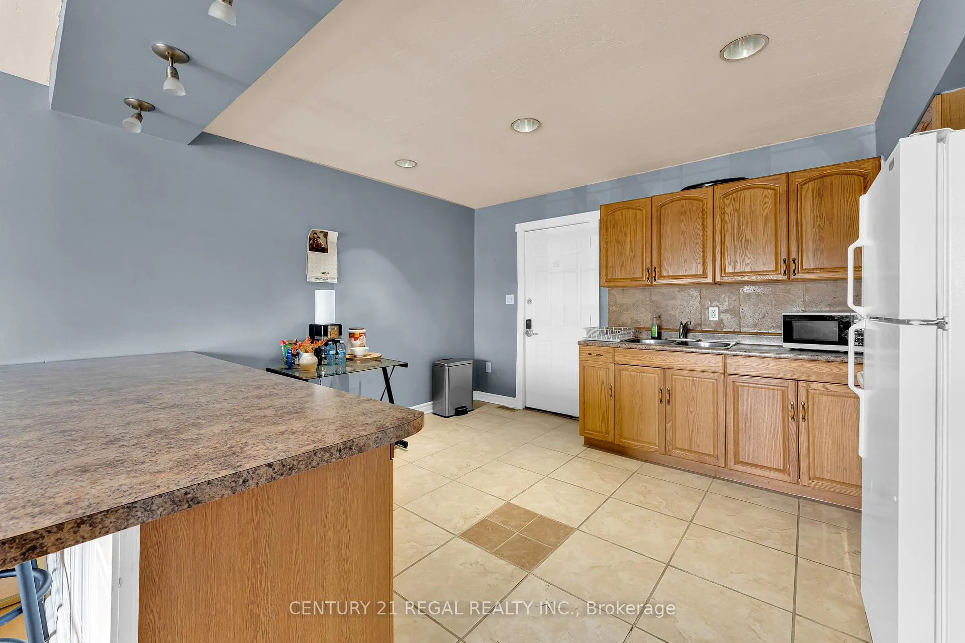 Photo 21 of 942 Tecumseh Road E, Windsor, South Walkerville — HOMEH
