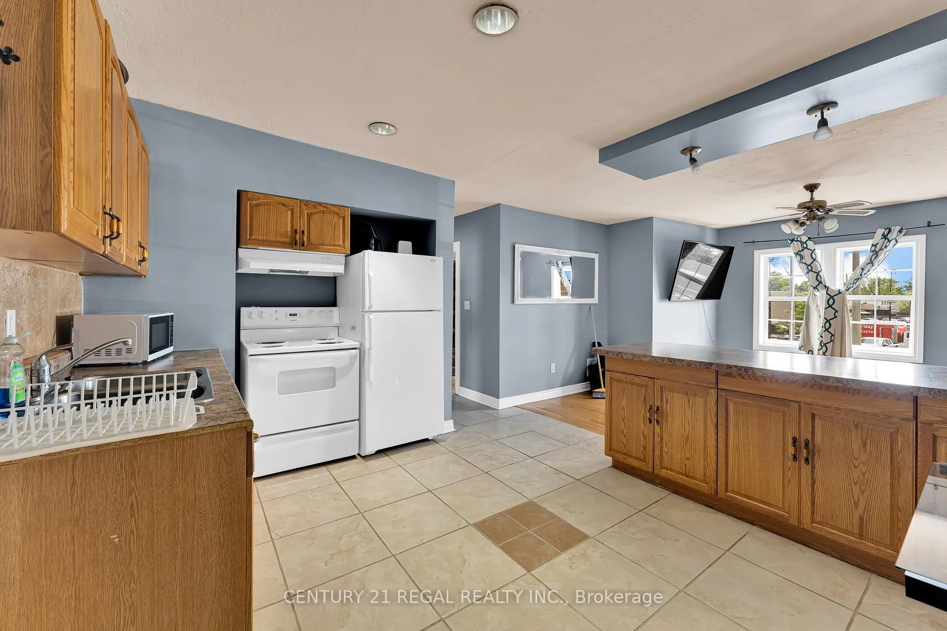 Photo 22 of 942 Tecumseh Road E, Windsor, South Walkerville — HOMEH