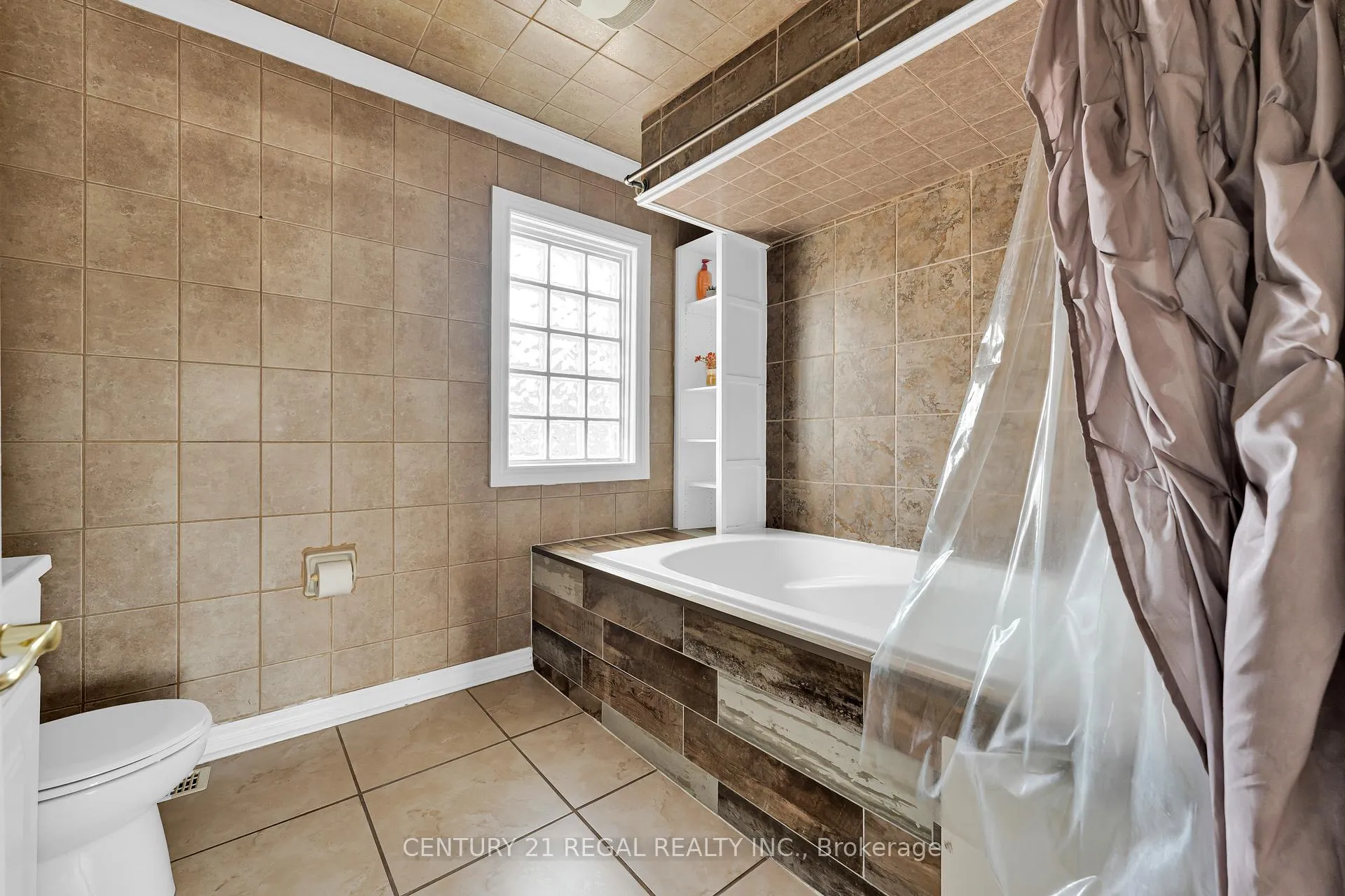 Photo 23 of 942 Tecumseh Road E, Windsor, South Walkerville — HOMEH