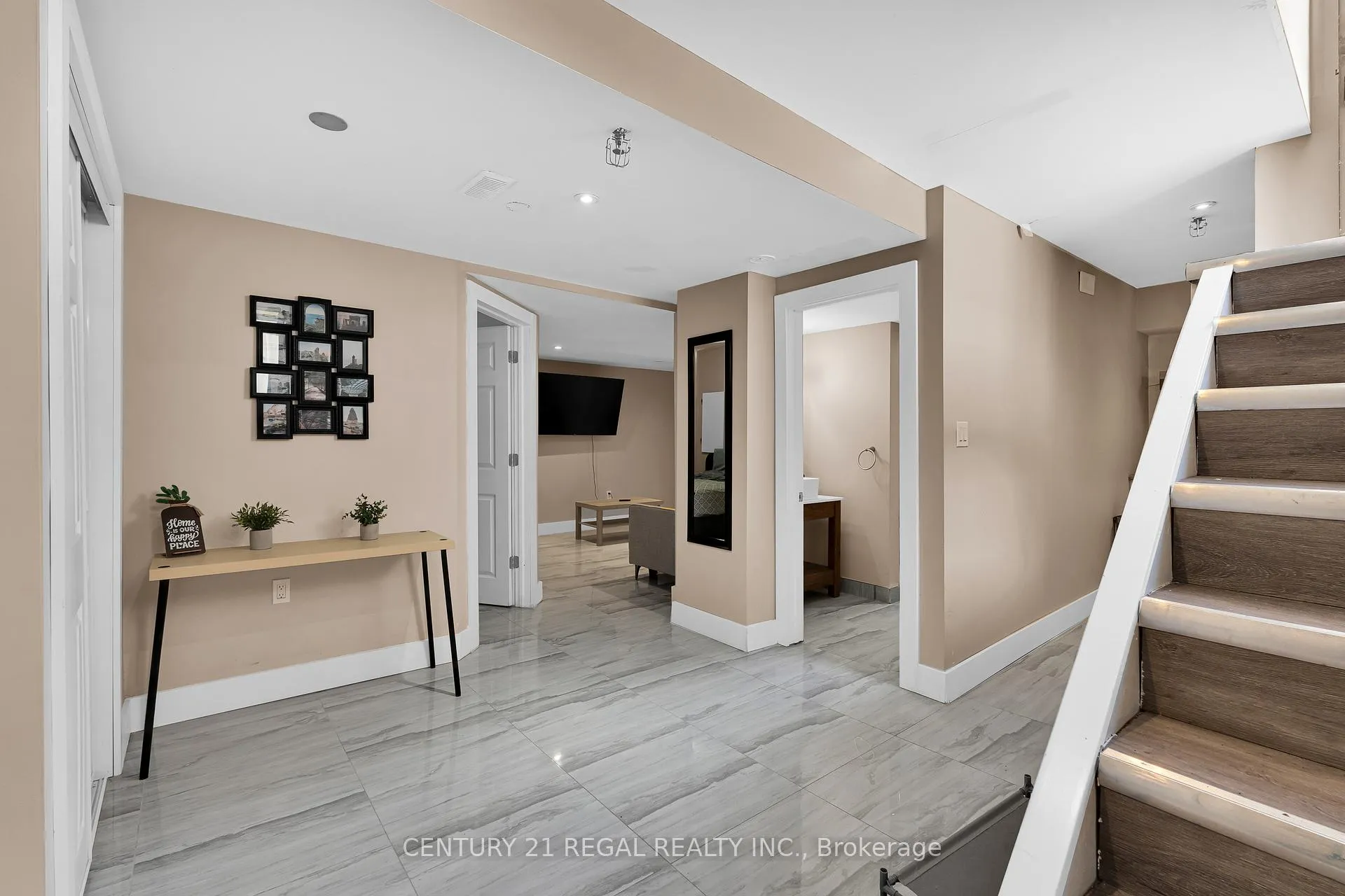 Photo 25 of 942 Tecumseh Road E, Windsor, South Walkerville — HOMEH