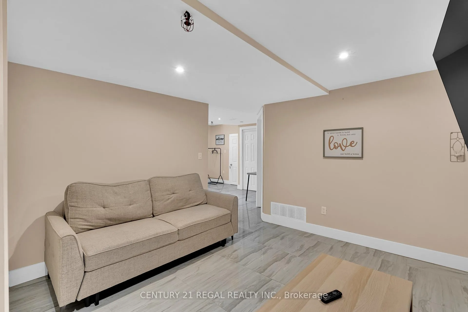 Photo 27 of 942 Tecumseh Road E, Windsor, South Walkerville — HOMEH