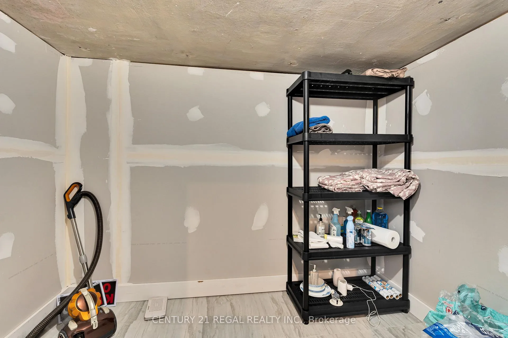 Photo 32 of 942 Tecumseh Road E, Windsor, South Walkerville — HOMEH