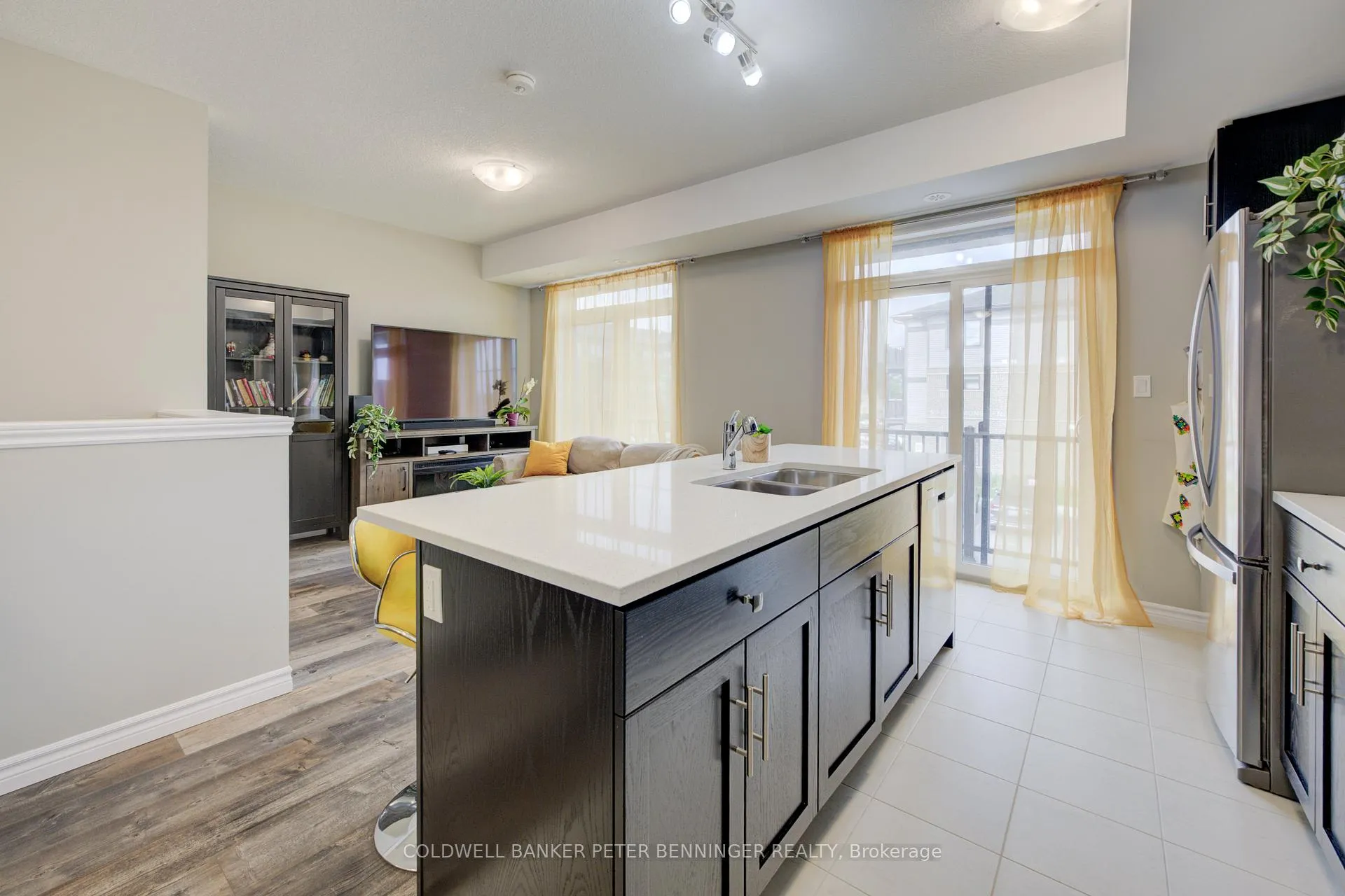 Photo 5 of 34 Lomond Lane, Kitchener — HOMEH