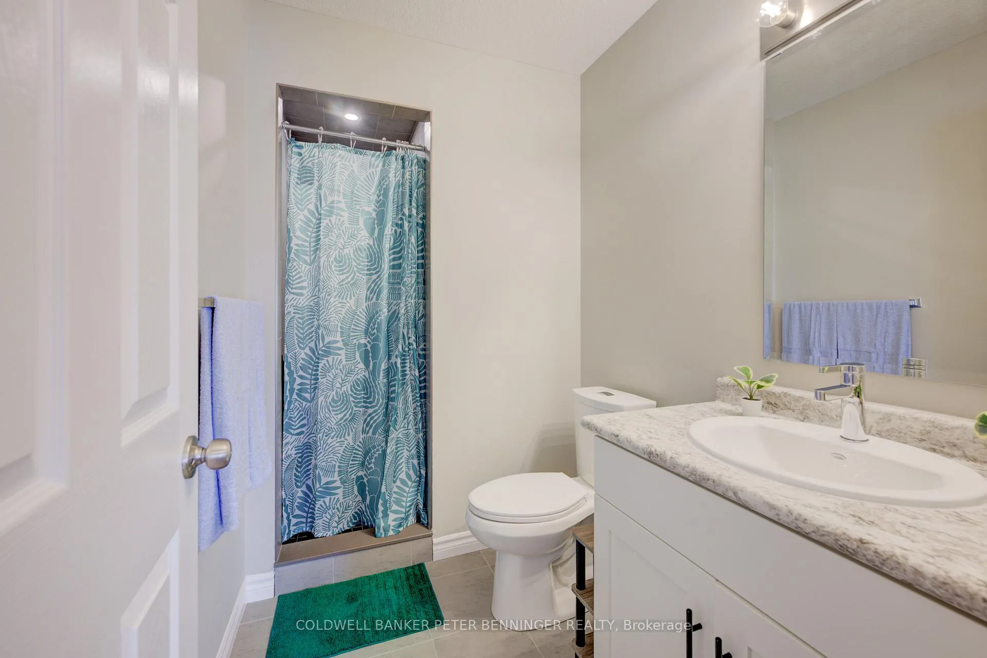 Photo 9 of 34 Lomond Lane, Kitchener — HOMEH