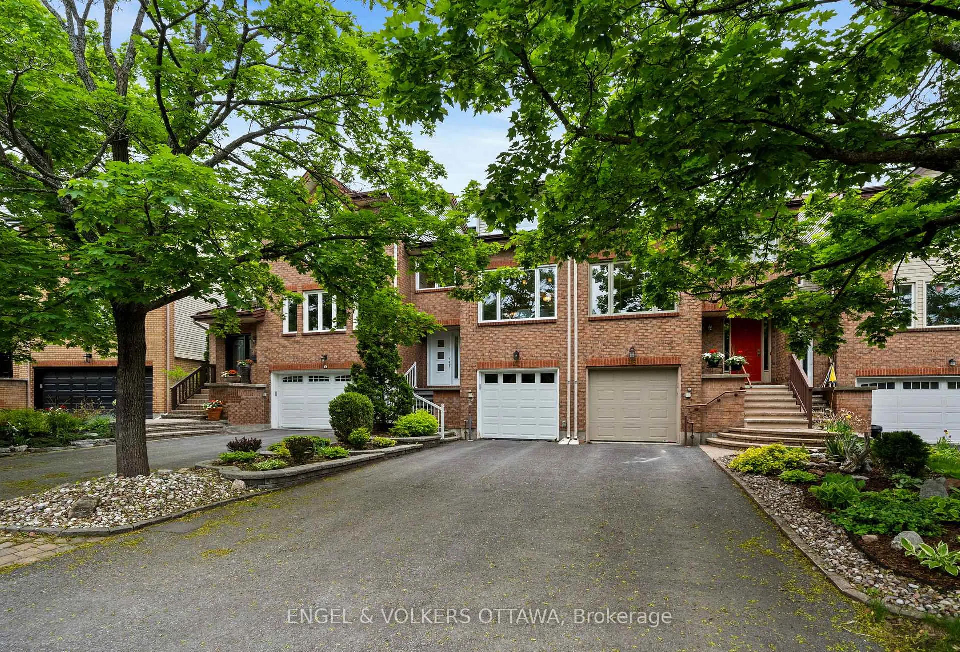 Front of 44 Dunbarton Court