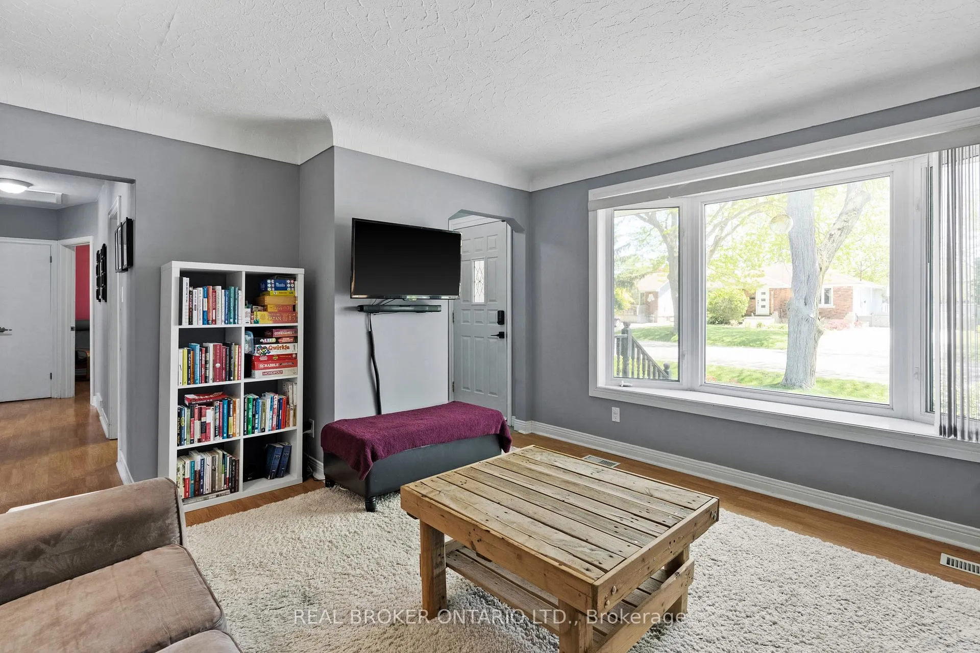 Photo 5 of 8 Goldsmith Avenue, St. Catharines, Bunting/Linwell — HOMEH
