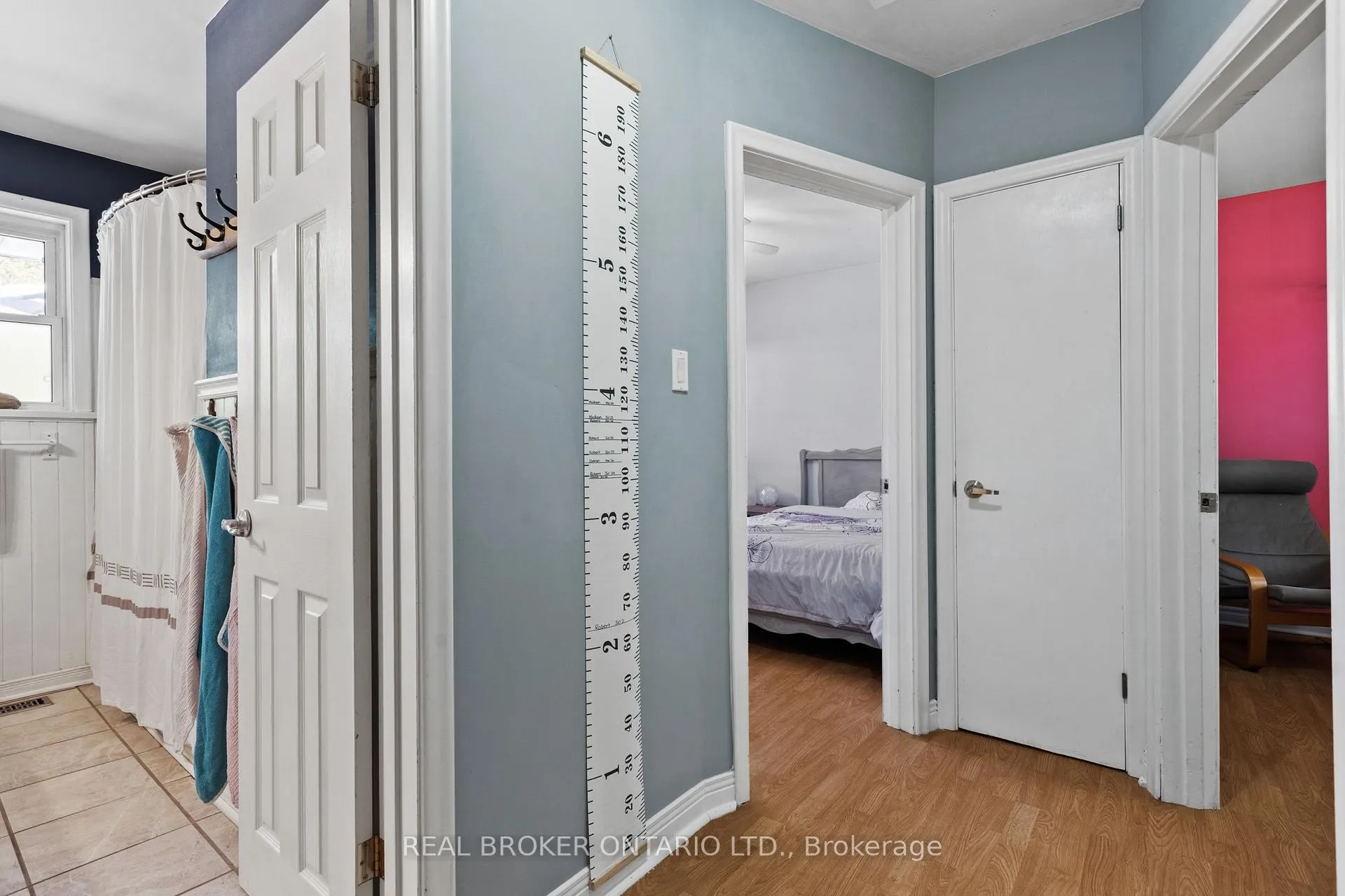 Photo 10 of 8 Goldsmith Avenue, St. Catharines, Bunting/Linwell — HOMEH