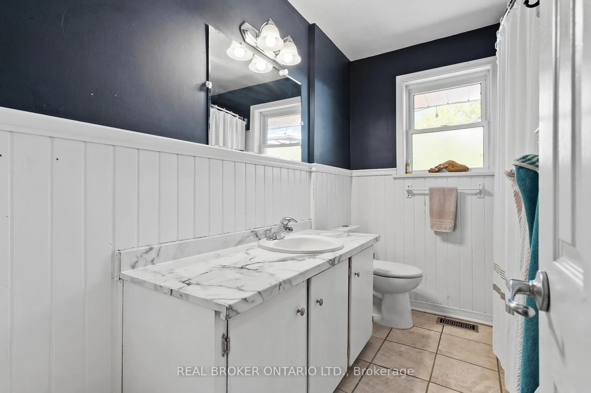 Photo 11 of 8 Goldsmith Avenue, St. Catharines, Bunting/Linwell — HOMEH
