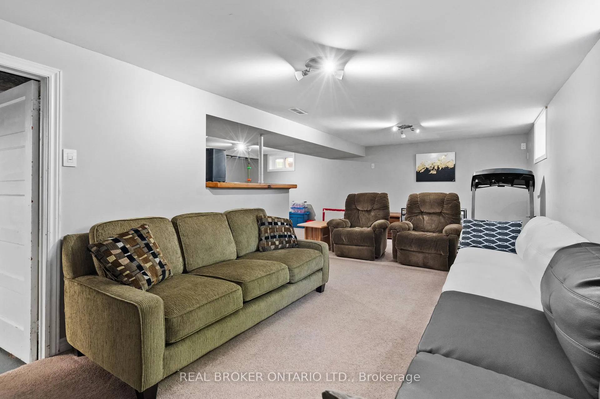 Photo 16 of 8 Goldsmith Avenue, St. Catharines, Bunting/Linwell — HOMEH