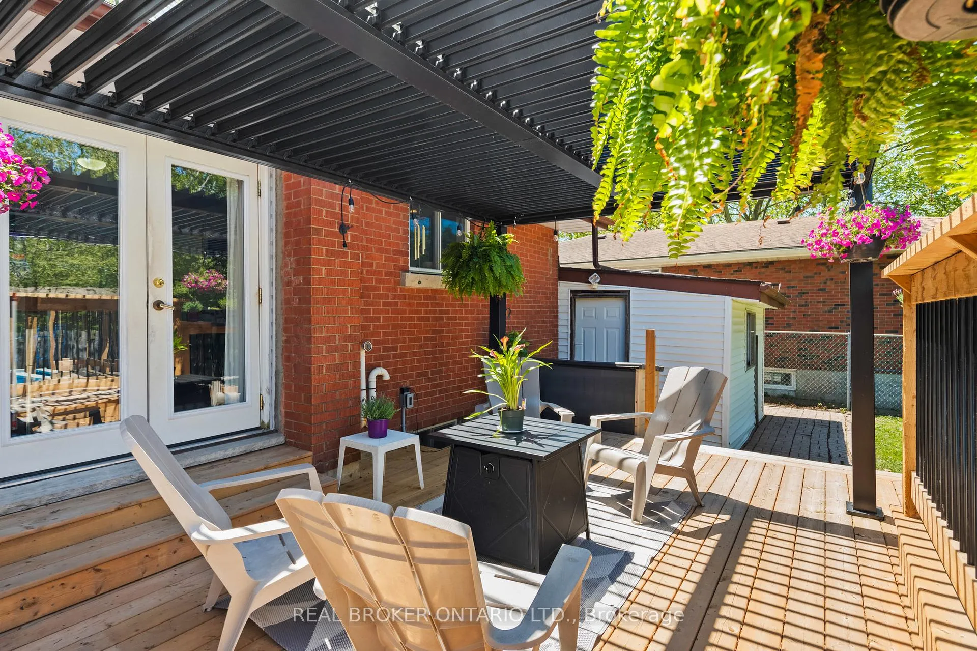 Photo 23 of 8 Goldsmith Avenue, St. Catharines, Bunting/Linwell — HOMEH