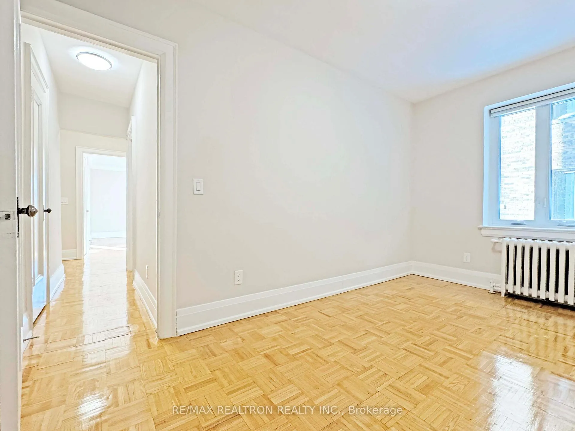 Photo 7 of Unit 308, 394 Avenue Road, Toronto, Casa Loma — HOMEH