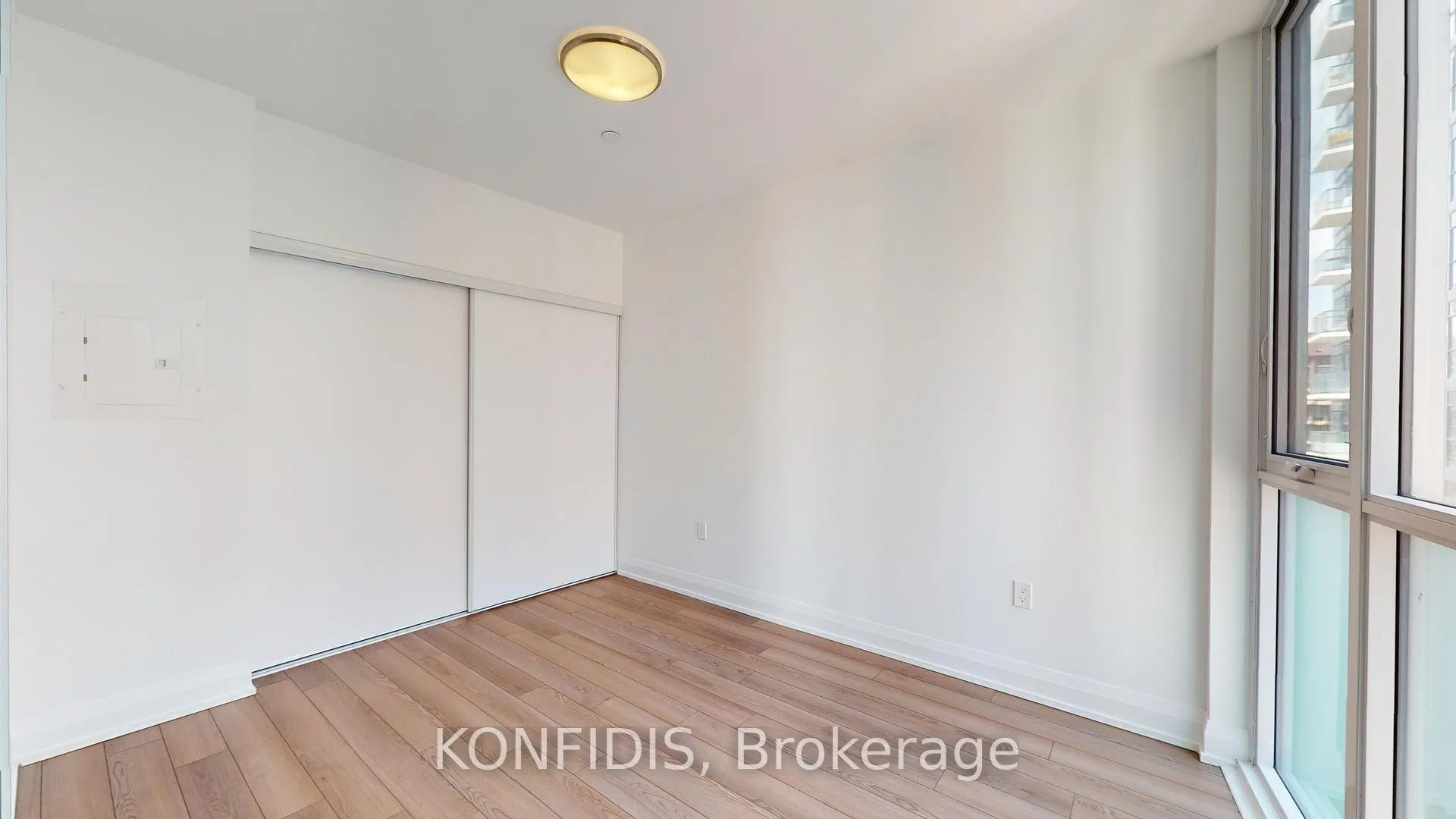Photo 15 of Unit 910, 77 Mutual Street, Toronto, Church-Yonge Corridor — HOMEH