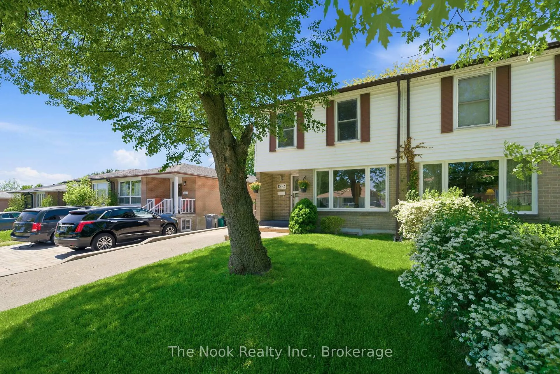Photo 3 of 1254 Playford Road, Mississauga, Clarkson — HOMEH
