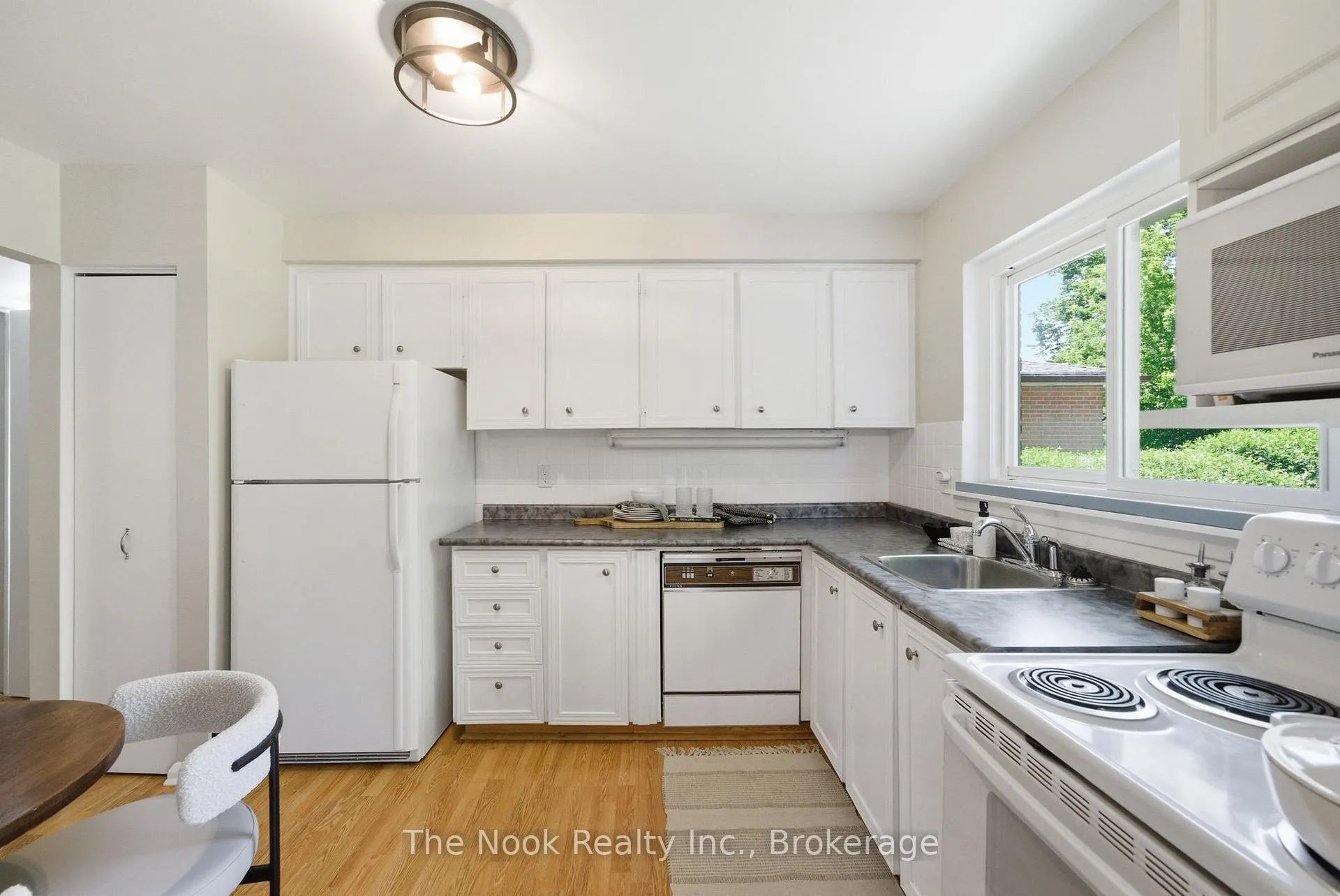 Photo 14 of 1254 Playford Road, Mississauga, Clarkson — HOMEH