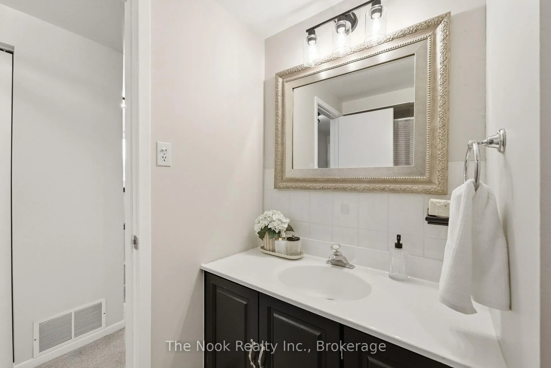 Photo 33 of 1254 Playford Road, Mississauga, Clarkson — HOMEH