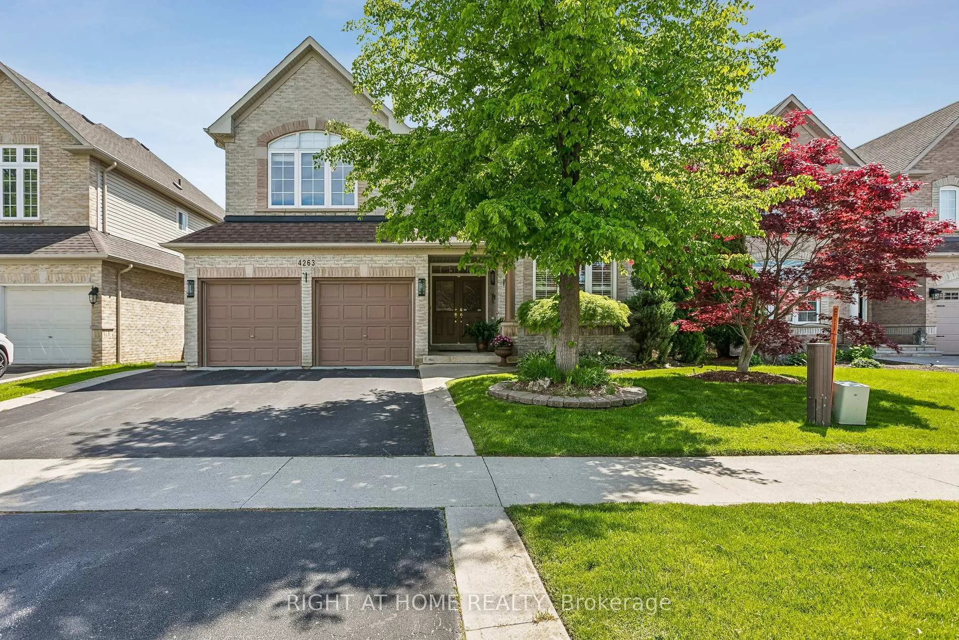 Photo 2 of 4263 Couples Crescent, Burlington, Rose — HOMEH