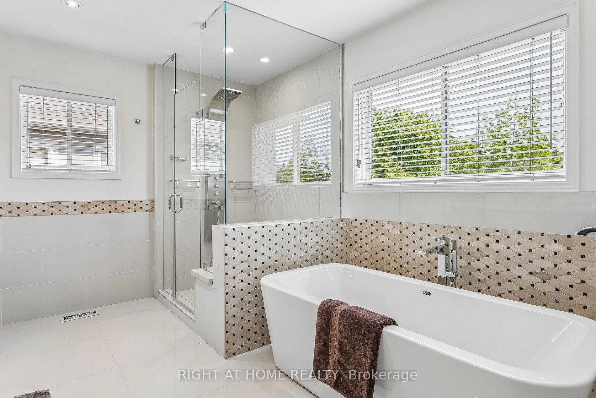 Photo 23 of 4263 Couples Crescent, Burlington, Rose — HOMEH