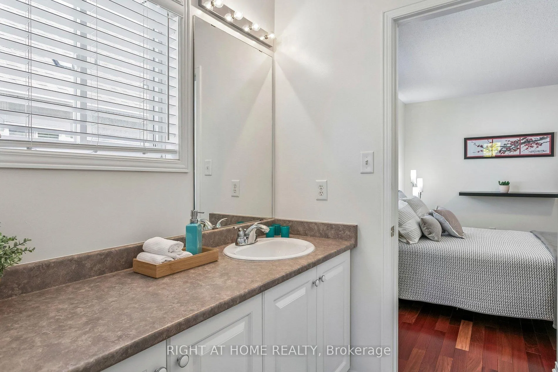 Photo 28 of 4263 Couples Crescent, Burlington, Rose — HOMEH