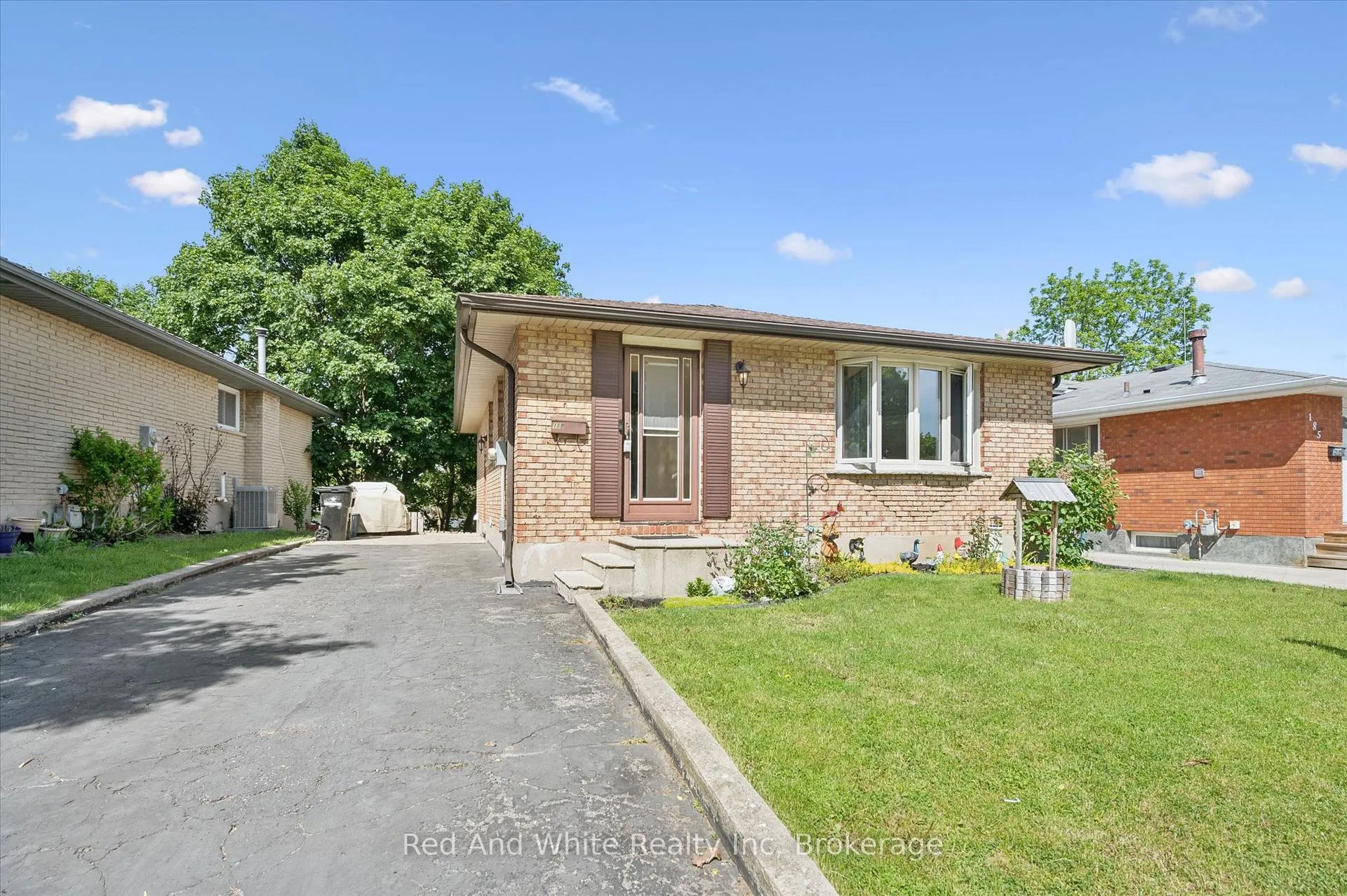 Photo 2 of 189 Johanna Drive, Waterloo — HOMEH