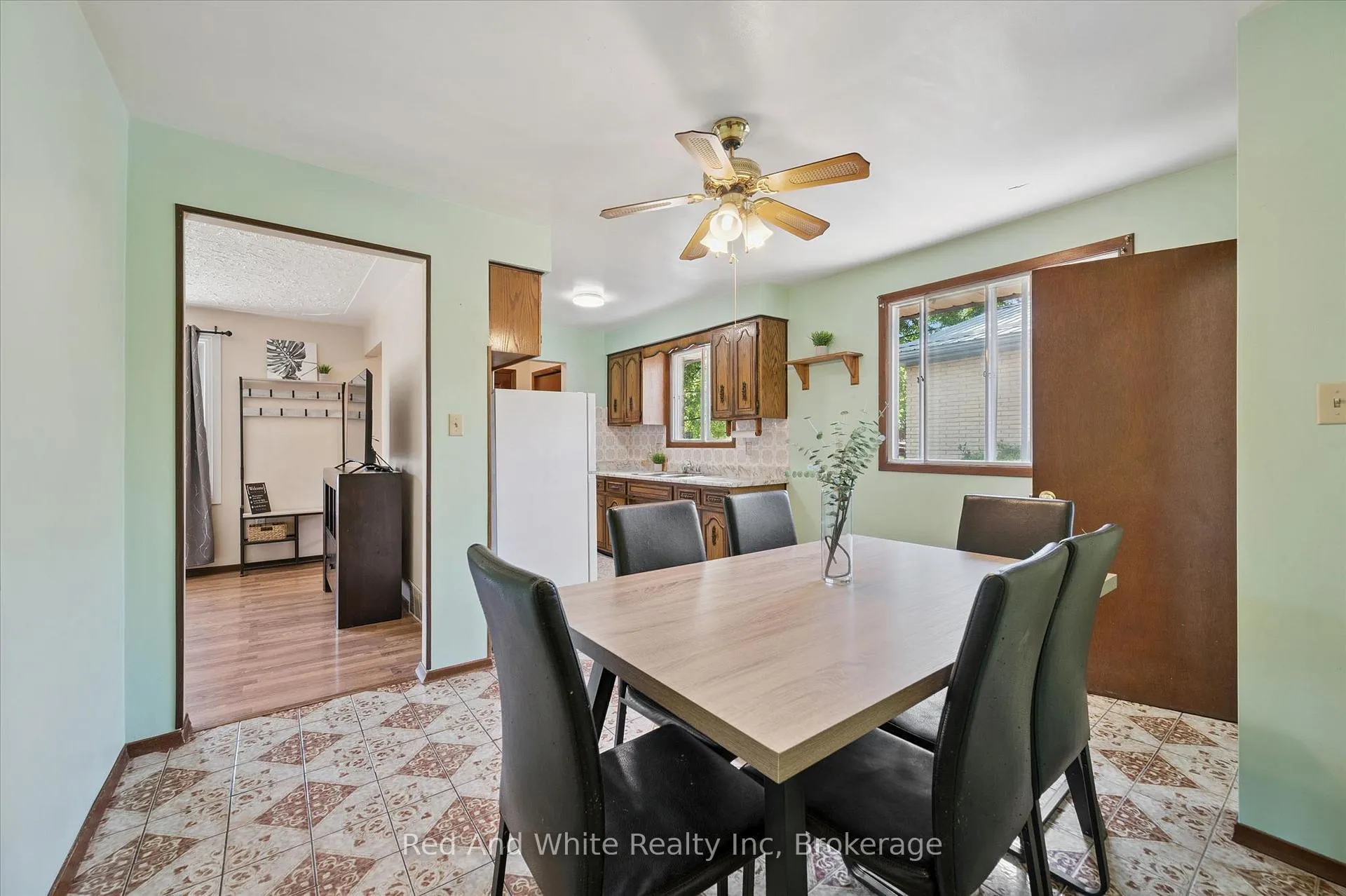 Photo 11 of 189 Johanna Drive, Waterloo — HOMEH