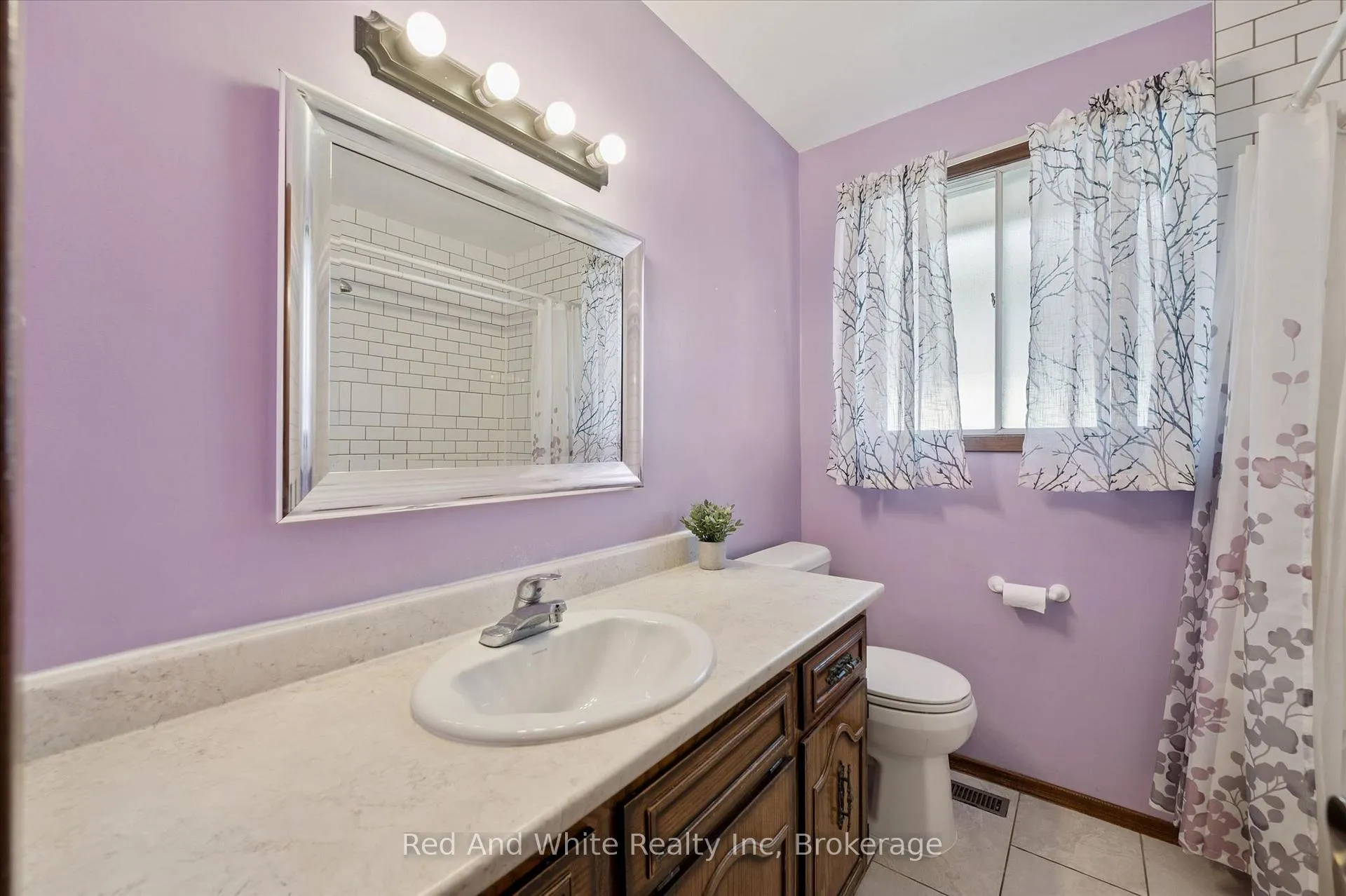 Photo 15 of 189 Johanna Drive, Waterloo — HOMEH