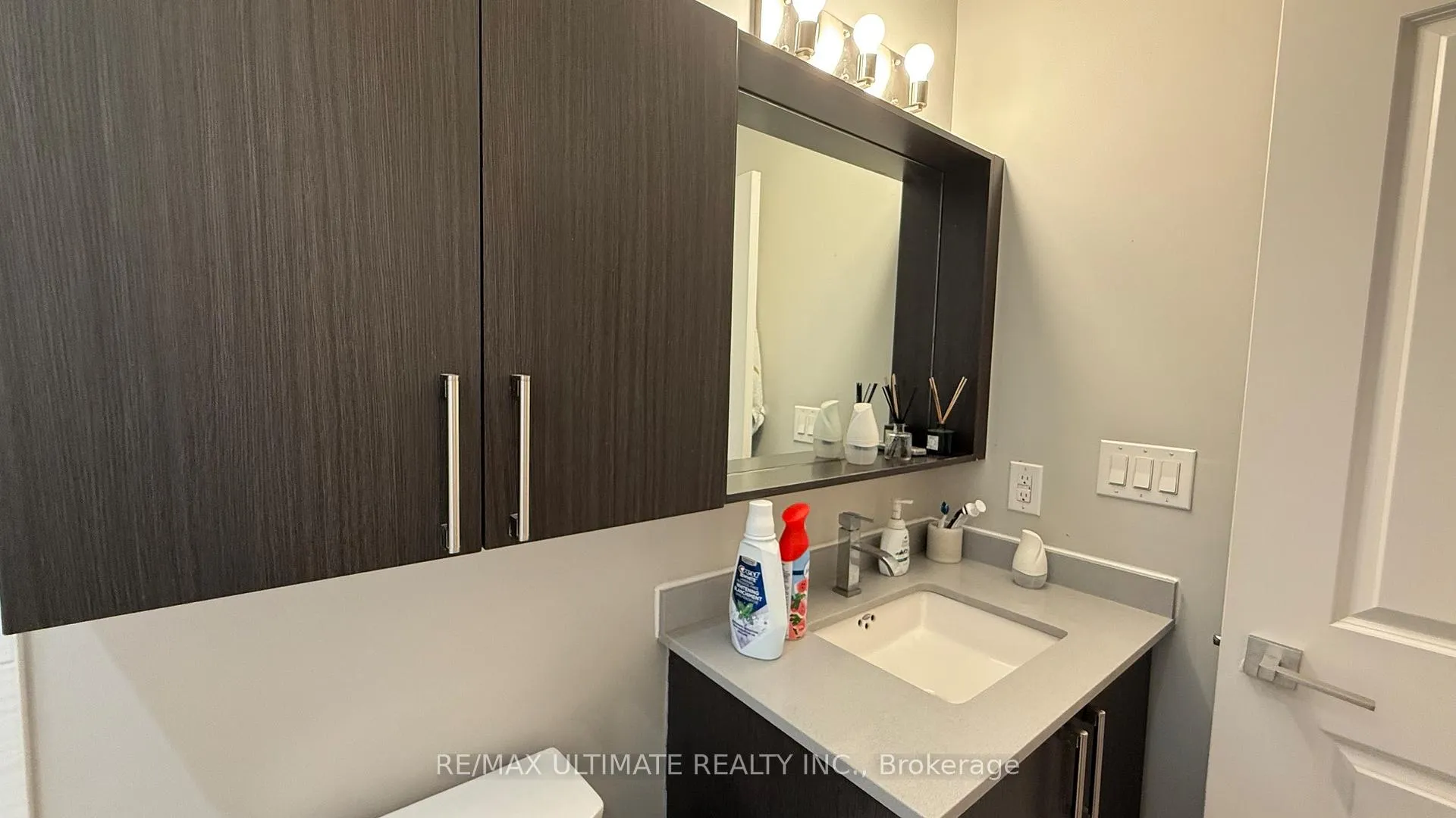 Photo 5 of Unit 304, 3600 Highway 7, Vaughan, Vaughan Corporate Centre — HOMEH